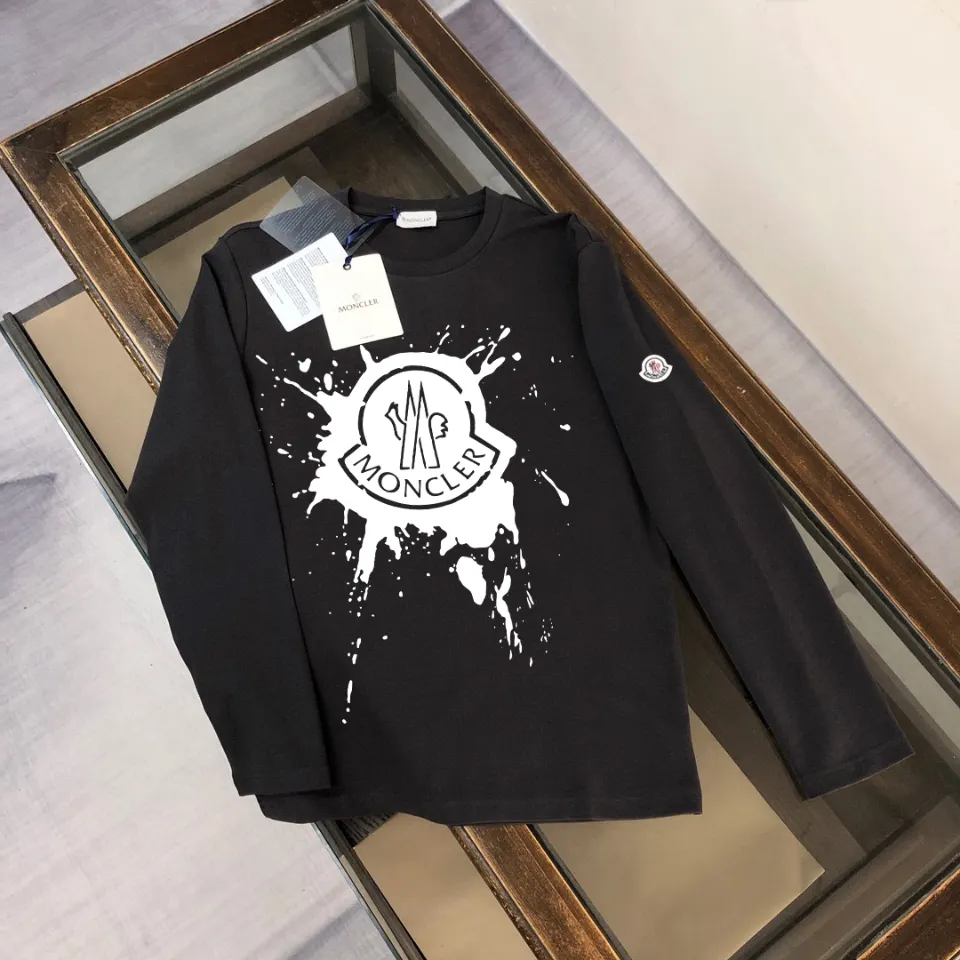 P180, a non-off-the-shelf model, you can trust it. Moncler printed long-sleeved T-shirt, 240g breathable cotton fabric, very soft and comfortable texture, does not shrink, does not deform, does not ball), can be worn alone as a base layer. Original customized accessories, collar label, care mark, hangtag, packaging (perfect details) Color: White Black Size: XS S M L