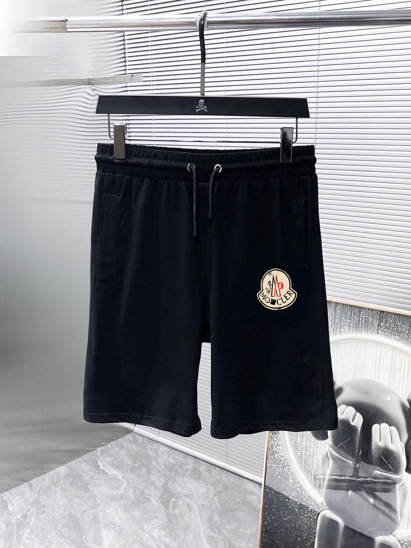 P290 💰 Brand [MONCLER] 2025 new men’s short-sleeved shorts suit! Synchronous sales on the official website! High-end version on the market! It feels delicate and soft! Make you more comfortable to wear! The draped silhouette is awesome! Size: M-5XL (please state your height and weight when placing an order)