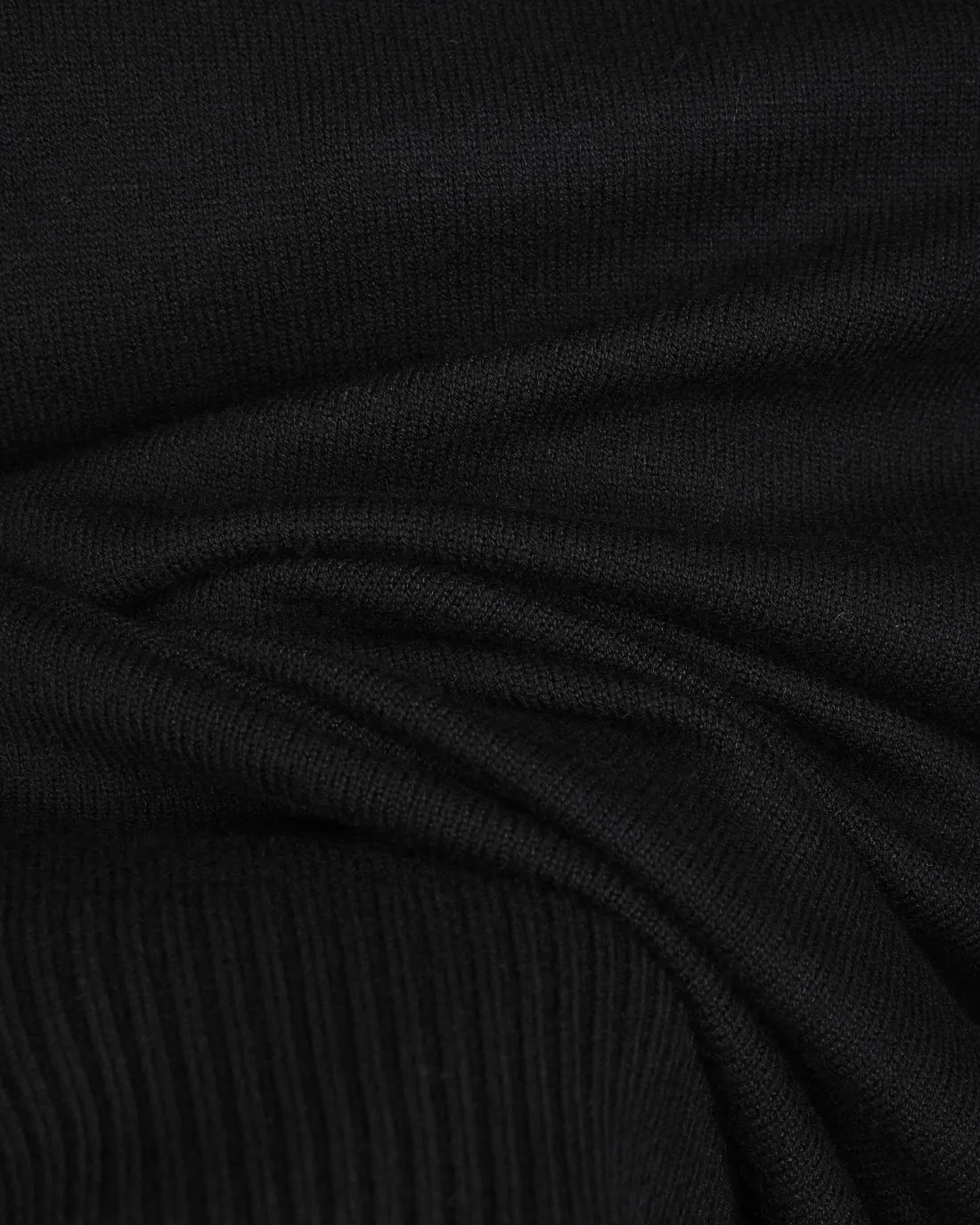 P236 Moncler/muzzle 25Fw classic chest Logo letter badge logo casual knitted pullover sweater 2025FW official website new original fabric official same style Selected sweater customization Imported wool fabric High-end version, counter custom fabric High breathability and comfort, exquisite workmanship, impeccable detail processing, ✅ custom logo engraved buttons, three labels complete. Brand element design concept reflects high quality. It feels delicate and soft! Presenting a casual cut, the upper body shape is great 🐍 Color; black, white and gray Size: M-XXXL