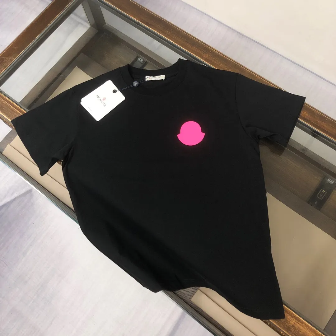 P160 MONCLER 2025 latest couple style round neck short-sleeved couple T-shirt, new spring and summer product, high quality 🔥🔥Three-dimensional logo letter logo printing technology on the chest! Fashionable and versatile trendy styles, customized imported fabrics! Comfortable to wear, breathable, fashionable without losing personality, the upper body is casual and casual, handsome and stylish, showing the temperament of a big brand. All three standards are complete! ! Color: black, white, sky blue, dark gray Size: S M L XL (loose fit, please state your height and weight when placing an order)