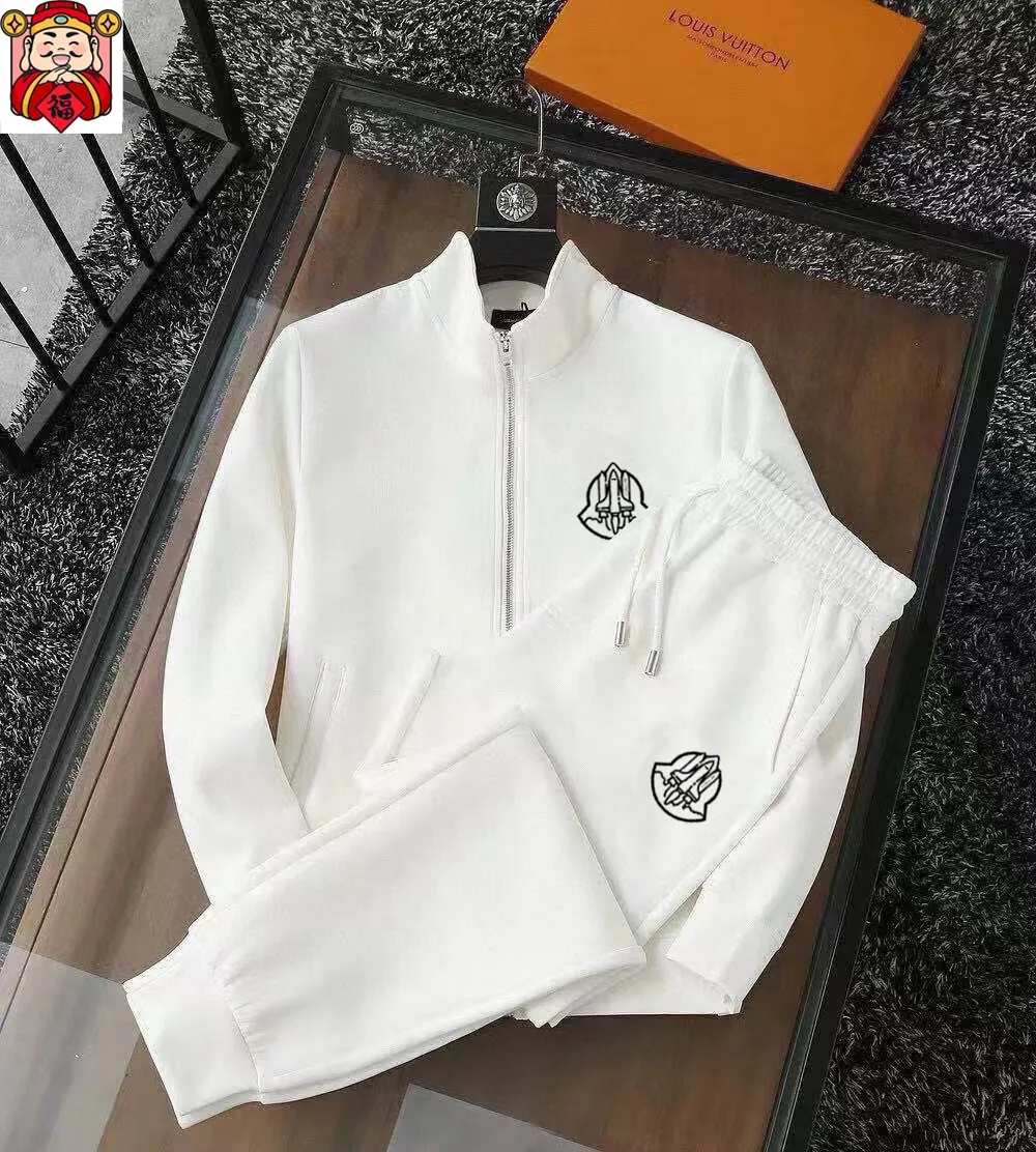 P400 💰【MONCLER】(Gospel for Fatty) hot-selling suit is coming. Focus on the original version of the official website. 2025 new hot-selling cardigan and sweatshirt suit. The original order is the best. 🇭🇰The meticulous work of top designers. Just for a fitting and perfect upper body effect. All-natural high-quality Roman cotton 100%, close-fitting comfort, noble and elegant! Original hardware embodies elegance and nobility! Counter size: M-5XL (maximum wear up to 220 pounds)