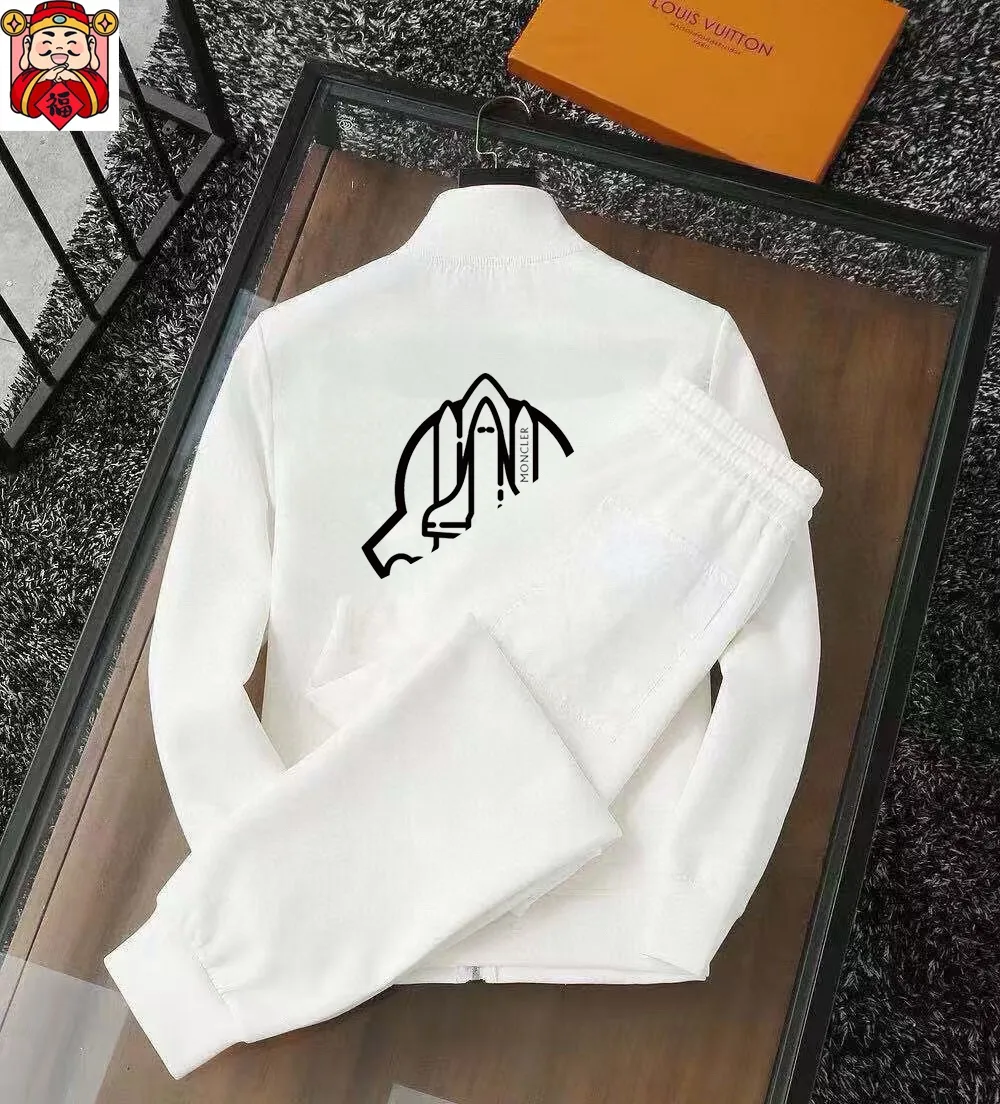 P400 💰【MONCLER】(Gospel for Fatty) hot-selling suit is coming. Focus on the original version of the official website. 2025 new hot-selling cardigan and sweatshirt suit. The original order is the best. 🇭🇰The meticulous work of top designers. Just for a fitting and perfect upper body effect. All-natural high-quality Roman cotton 100%, close-fitting comfort, noble and elegant! Original hardware embodies elegance and nobility! Counter size: M-5XL (maximum wear up to 220 pounds)