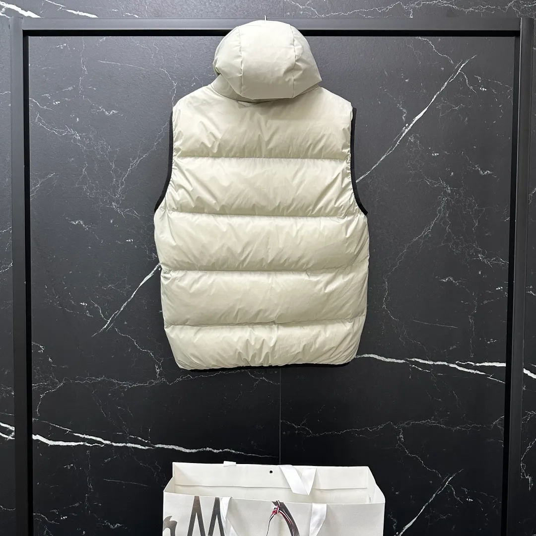 P800 𝑴𝒐𝒏𝒄𝒍𝒆𝒓｜Moncler/Moncler 25𝒔𝒔 Guersac autumn and winter new twill craft hooded [removable hood] light luxury fashionable down vest for men and women #T48# 𝑺𝒊𝒛𝒆：𝟭# 𝟮# 𝟯# 𝟰# 𝟱# Product color: black, beige