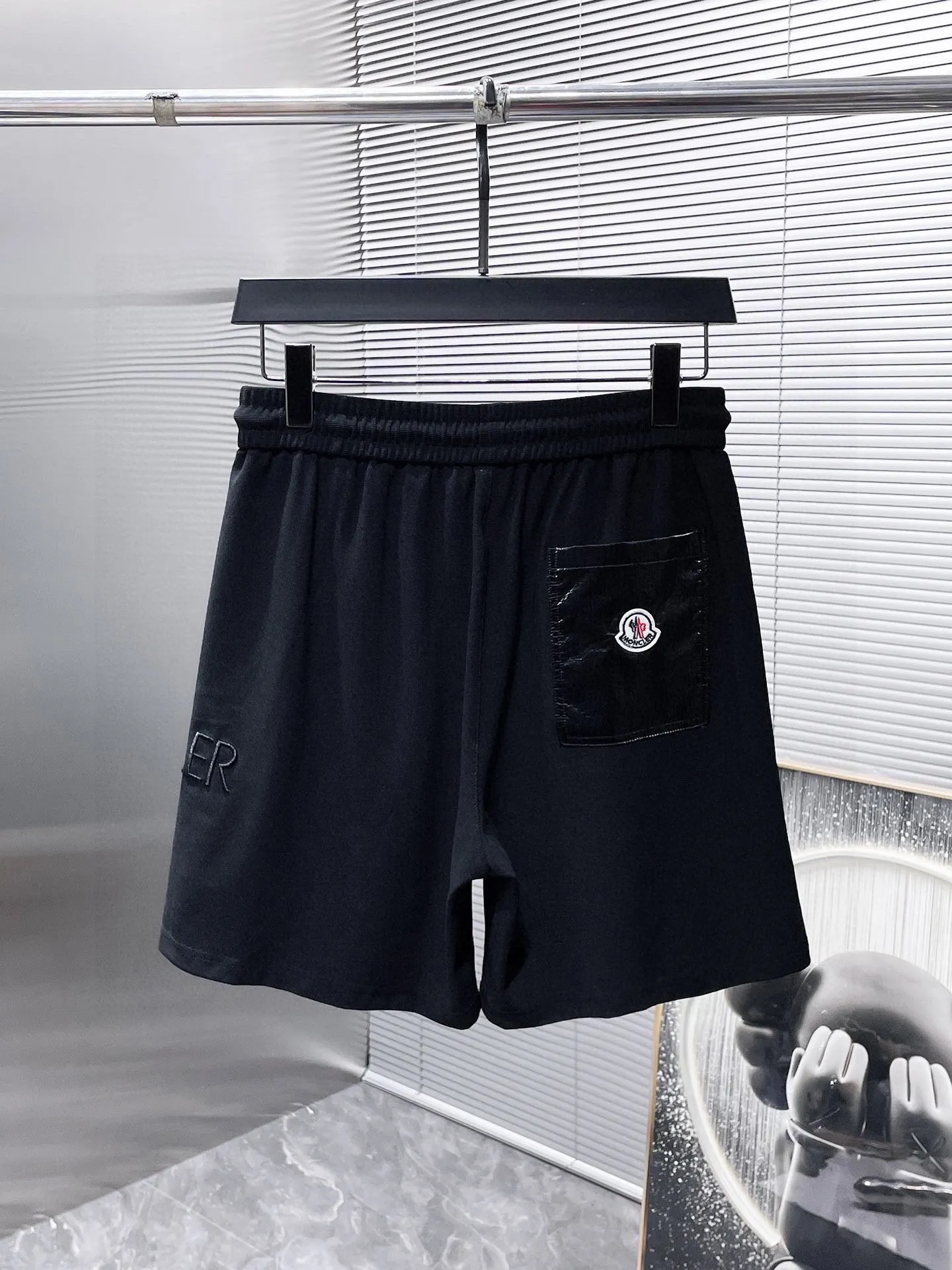P560 Brand [MONCLER Mouth Covered] 2025 round neck short-sleeved shorts suit. The pure cotton fabric upper body will not be stuffy, the smooth and comfortable skin-friendly effect is more breathable, the fabric has its own texture, classic logo technology, a new interpretation from a unique angle, the first choice for fashion and versatility! Size: M-3XL (maximum wear: 190 pounds)