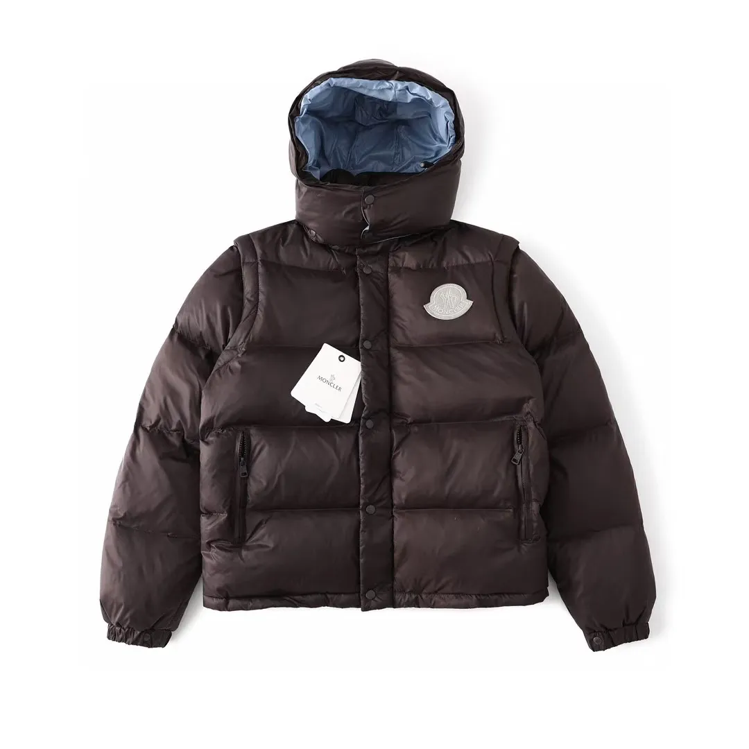 P910 Moncler/Mask Cyclone two-in-one detachable down jacket. Duck down filling, light upper body and not bulky. Easy to wear in the winter. Changeable/jacket/hooded vest. Stand-up collar vest/hooded down jacket. One garment for multiple wears.
