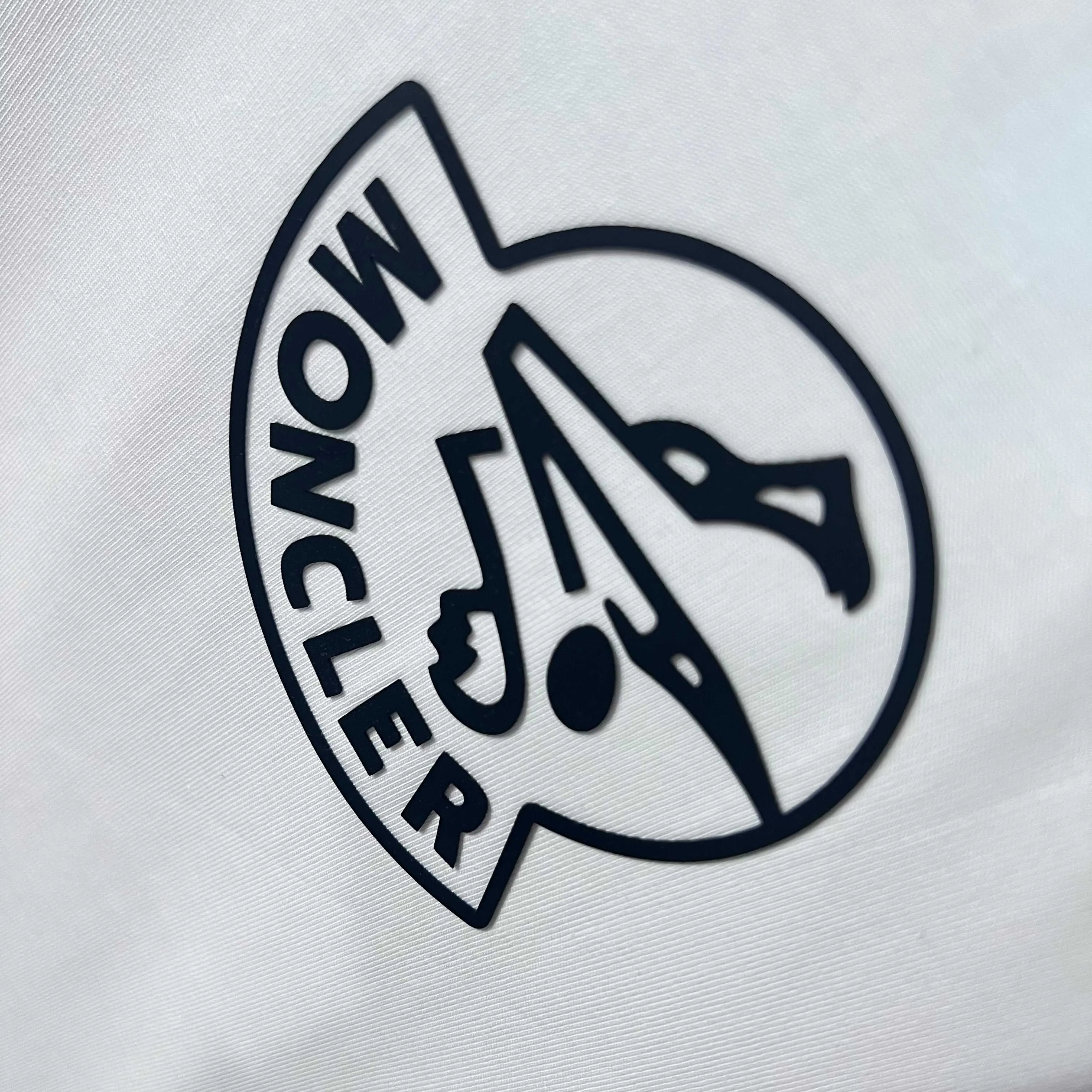 P220 (Next day shipping) MONCLER/Mousse 2025Fw new autumn and winter style 400g pullover round neck long-sleeved sweatshirt Three-dimensional offset letter logo Embossed technology Same style for men and women Brand classic Pure cotton fabric Official synchronization High version High quality Fashion personality Versatile trend Pure original quality Original fabric Hang tag Collar label Washed wheat Three complete labels Color: Black. White. Size: S-XL