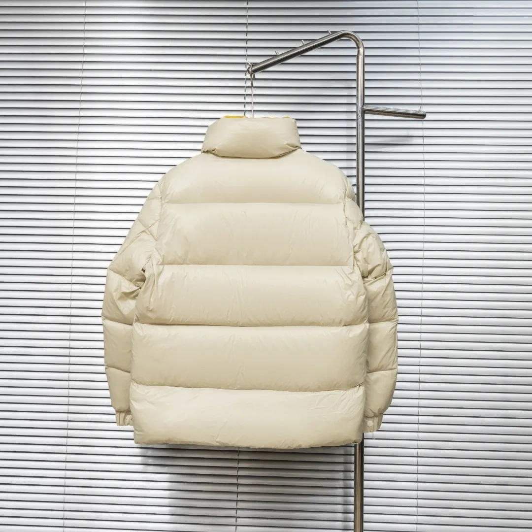 P900 top version (different currency) Style: Moncler Moncler Mengkou 25 new Tripiti down jacket (all made of national standard 90 goose down, sizes are all authentic digital sizes) Color: picture color Size: 1-2-3-4-5 Fabric: 90 goose down Accessories: full set of customized accessories No gender distinction, same style for men and women