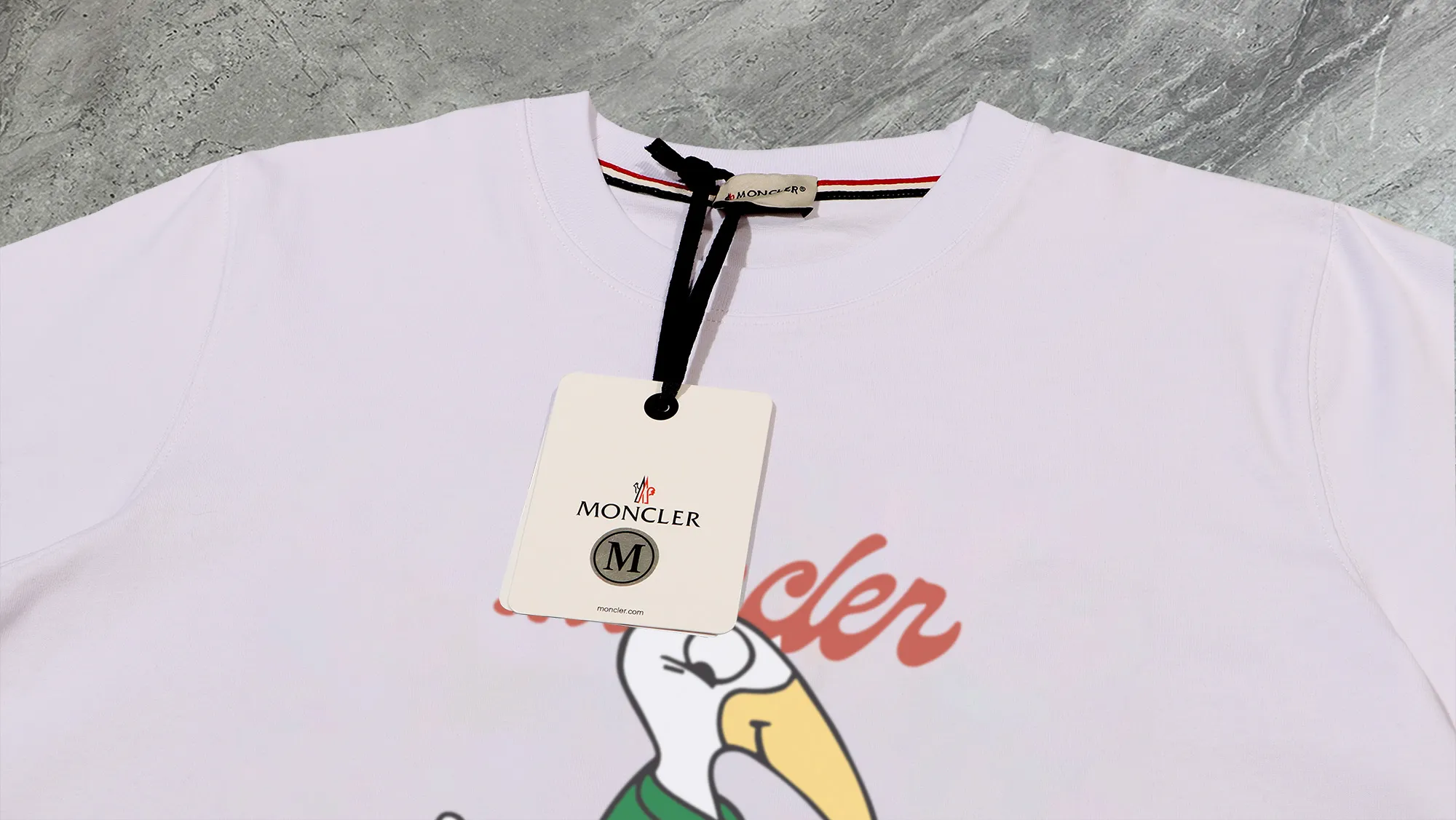 P210 High-version sweatshirt) [Long-term stock] 〖𝐌𝐎𝐍𝐂𝐋𝐄𝐑~Mask〗 Made of 440g heavy-weight fabric. It is different from the market currency. It can be matched with any variety and is properly handsome. 😎The whole dress is made of double waistcoats. The double waistcoats make the whole dress more three-dimensional. Not ordinary factories can do such fine work. 2025 Spring catwalk version of the T stage, on sale at the counter, exquisitely printed round neck terry sweatshirt, high-end double-ply cotton, custom-made stretch ribs, dyed in the same vat, complete with three standards, matched with digital printing patterns and very breathable, same style for men and women, color: black, white, apricot, size: S M L XL 2XL