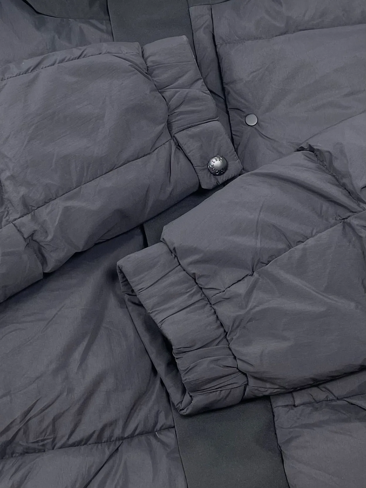 P870 (high version) Moncler-Moncler-25ssMONCLER access control three-dimensional embossed letter down jacket Size:0 1 2 3 4 5
