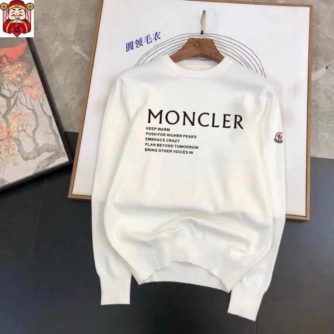 P220 MONCLER】Autumn and winter classic round neck pullover sweater, in full condition! ! ! Wool blended fabric, the latest model in 2025, golden ratio! ! Slim-fitting soft gold, versatile and practical item, the combination and practicality are extremely powerful, simple and elegant, and classy! To create your own style, it is highly recommended to buy it in two colors. The standard slim fit tailoring process is suitable for both young and old men. It is knitted from wool and will not cause any discomfort! While keeping warm, it is stylish, textured and wearable, and the classic logo with contrasting colors on the chest feels in place! ! Recommended for regular customers! ! Size M-3XL (maximum wear: 190 pounds)
