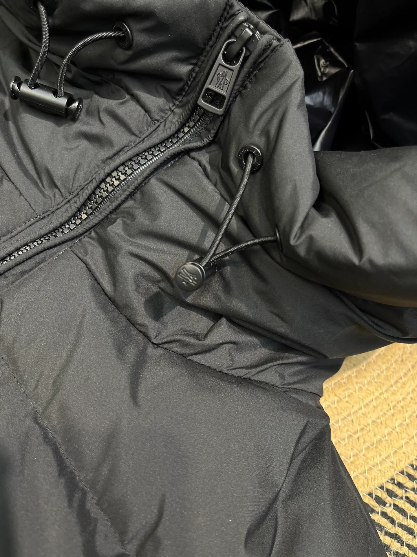 P1120 moncler🌟 Meng Mouth Exclusive Hot Style 2025 Autumn and Winter New Long Down Jacket Original Customized Hardware Accessories All Imported Original Customization Welcome to Compare Absolutely High Quality Made of Top-grade 90 White Duck Down Super Soft Filled with Fluffy and Full Super Heavy Workmanship Fabrics with Excellent Workmanship Perfect Version Note The Fabric is Super Comfortable Exclusive Model Non-Market Goods Uniform Sizes for Men and Women Size: 12345