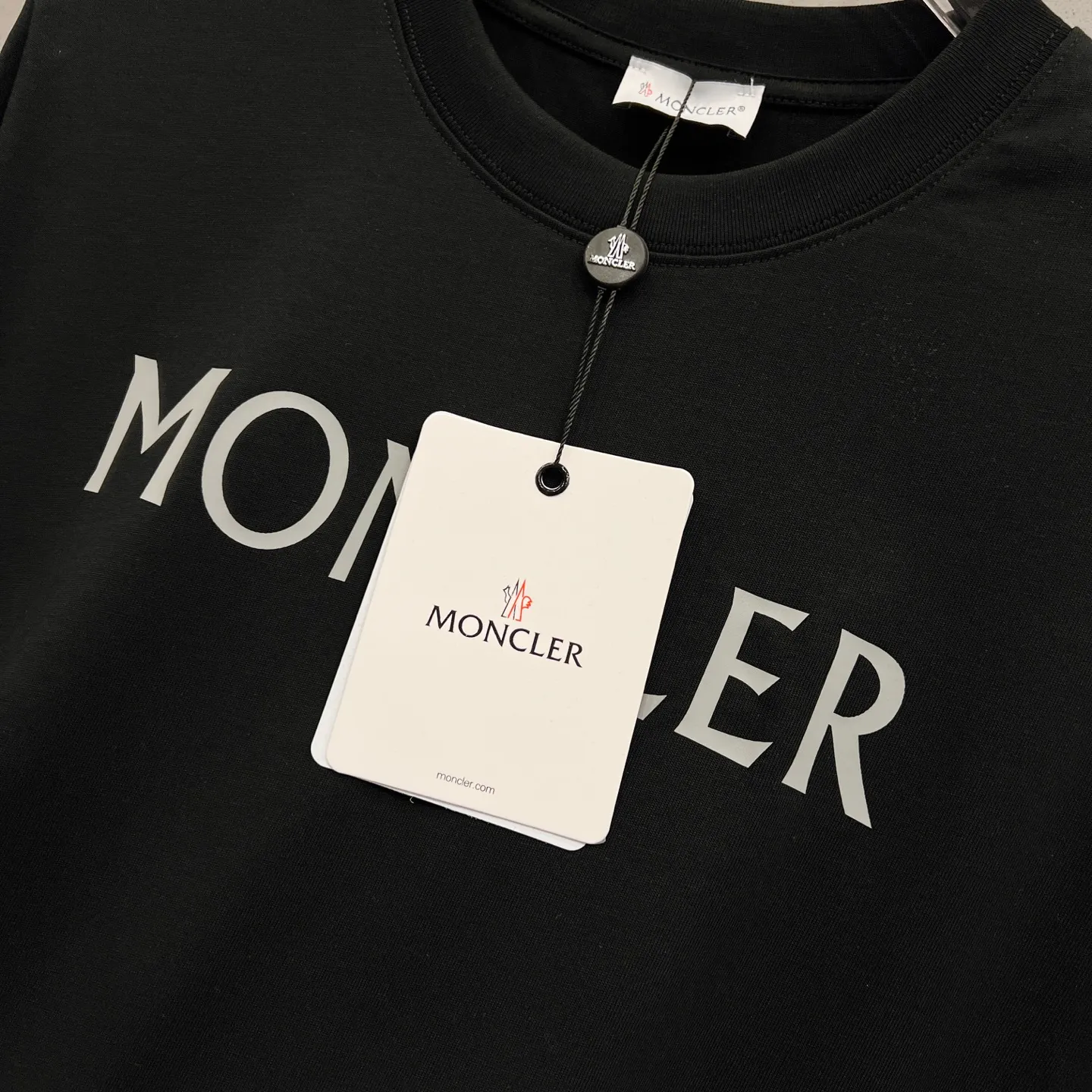 P150 MONCLER/Muzzled 260g round neck short-sleeved T-shirt Logo brand letter printing LOGO nylon pocket arm crafts Official synchronization High version High quality Fashion personality Versatile trend Pure original quality Original fabric Tag Collar label Washed wheat Complete three standards Color: Black. Apricot. Size: XS-L
