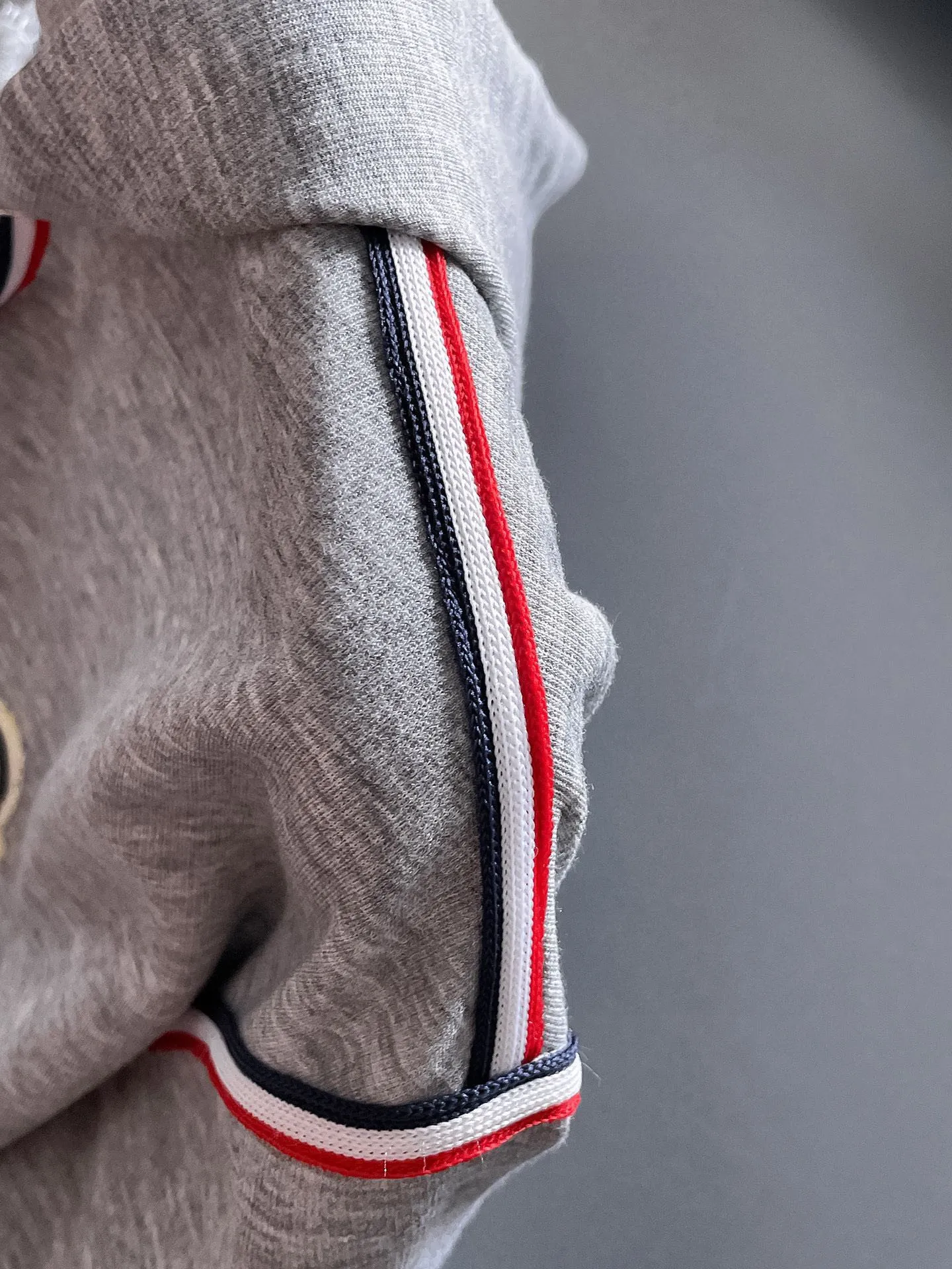 P570 Brand [MONCLER Mouth Covered] 2025 round neck short-sleeved shorts suit. The pure cotton fabric upper body will not be stuffy, the smooth and comfortable skin-friendly effect is more breathable, the fabric has its own texture, classic logo technology, a new interpretation from a unique angle, fashionable and versatile choice! Size: M-3XL (maximum wear: 190 pounds)