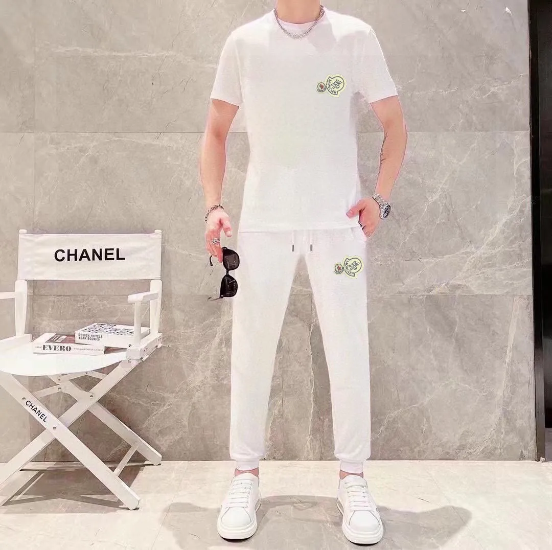 P330 [MONCLER Mouth Mouth] (Fat Man's Gospel) The same style as the 2025 official website. World-renowned luxury brand. Summer men's (double mercerized) high-quality 🐂 suit. It is made of imported original single fabrics. It is a fashion trend of the season and a versatile hit. Simple and elegant, precise workmanship allows you to be at the top of fashion. Size: M-5XL (can be worn up to 220 pounds)