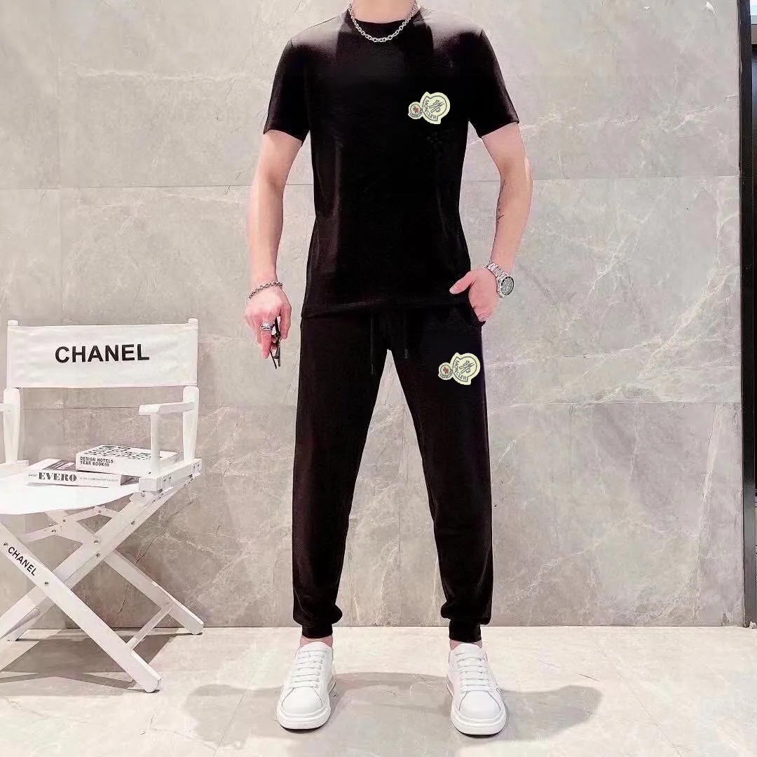 P330 [MONCLER Mouth Mouth] (Fat Man's Gospel) The same style as the 2025 official website. World-renowned luxury brand. Summer men's (double mercerized) high-quality 🐂 suit. It is made of imported original single fabrics. It is a fashion trend of the season and a versatile hit. Simple and elegant, precise workmanship allows you to be at the top of fashion. Size: M-5XL (can be worn up to 220 pounds)