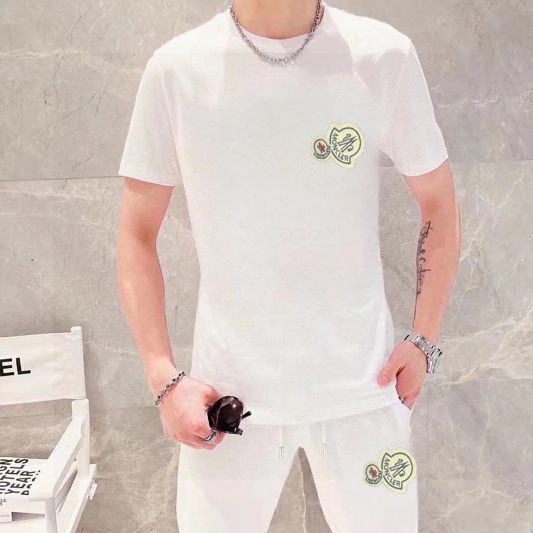 P330 [MONCLER Mouth Mouth] (Fat Man's Gospel) The same style as the 2025 official website. World-renowned luxury brand. Summer men's (double mercerized) high-quality 🐂 suit. It is made of imported original single fabrics. It is a fashion trend of the season and a versatile hit. Simple and elegant, precise workmanship allows you to be at the top of fashion. Size: M-5XL (can be worn up to 220 pounds)