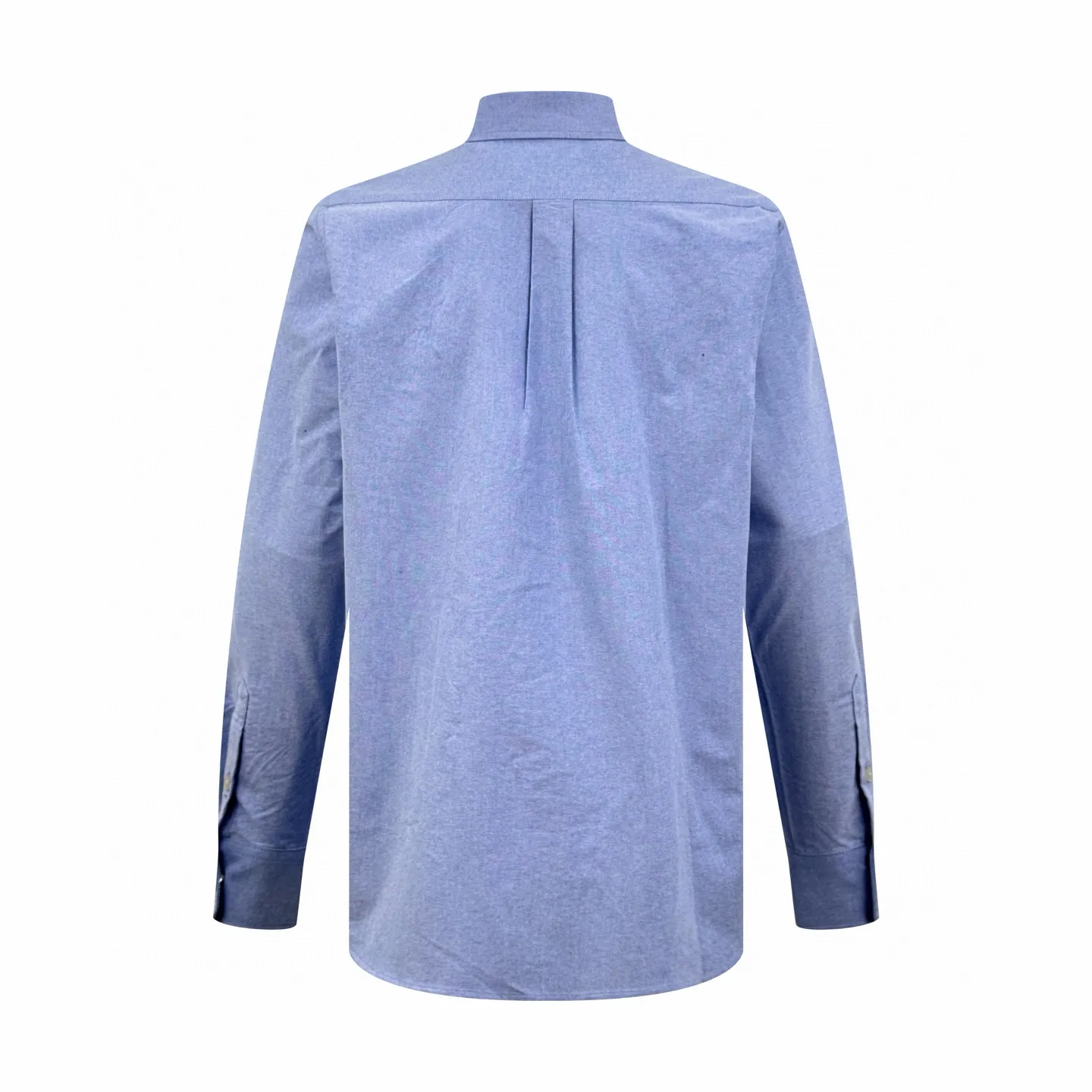 P410 [Exclusive supply] Moncler logo embroidered Oxford cotton long-sleeved shirt. Original purchase and development of 6,550 yuan. The fabric is made of custom-dyed moiré cotton Oxford spun. It is as soft as clouds, light and delicate. Use foggy gray tones of light blue as the pen to write the elegant color philosophy of the mountains on the pure cotton fabric. It is taken from nature and is higher than the natural tonal design. The line of Moncler Archive embroidery on the chest is embellished. The seemingly casual handwriting embroidery is actually Moncler's attitude towards the brand. Find a balance between looseness and stiffness. Every step is like interpreting the dance between the human body and clothing. It uses imported machine embroidery technology and uses advanced computer control systems and precision mechanical components to achieve Moncler embroidery operations with high precision. The lines are smooth and delicate. The fabrics have been sand washed. It has a better hand feel and texture. It is not easy to deform, not easy to shrink, not easy to fade, and maintains long-term beauty. Size:S-M-L-XL