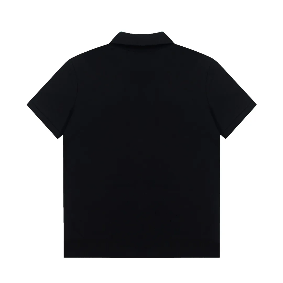 P180 Moncler Moncler classic LOGO exquisite Polo shirt upgraded, inspired by the retro of the 1980s. Original fabric Official same style Customized same vat dyed fabric Very comfortable to the touch Latest brick cabinet synchronization for spring and summer Fashionable and personalized Super versatile and good-looking Suitable for both men and women A must-have style Tag Collar label Washed wheat Complete with three labels Color: White Black Size: M-3XL