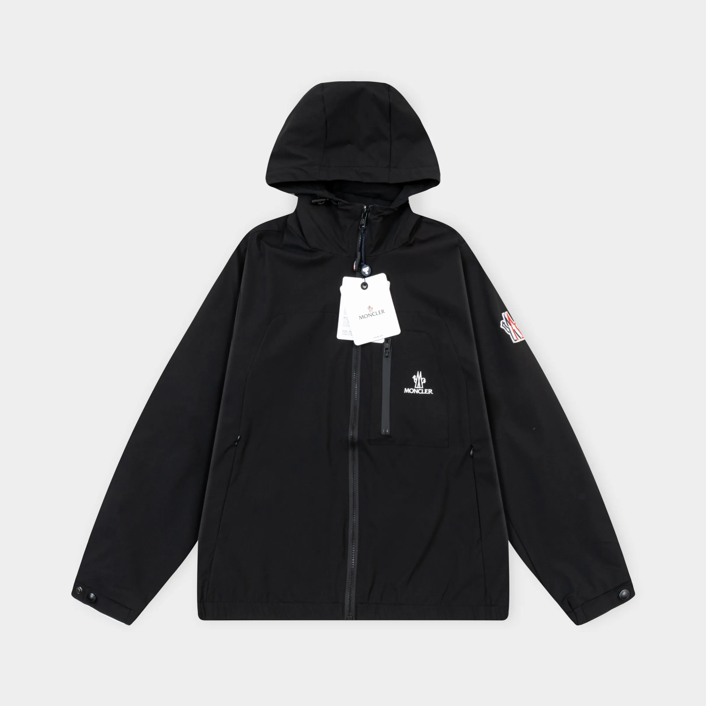 P410 2025 MONCLER new autumn and winter products Customized hardware Embroidered Logo. High-quality hooded jacket Mainly recommended version Selected custom fabrics Higher grade High-density memory brushed lining More fashionable and comfortable High-standard customization The upper body is very stylish Classic and versatile Can be matched with any fashion The fit is super good and highly recommended!  Color: White Black Size: M-3XL