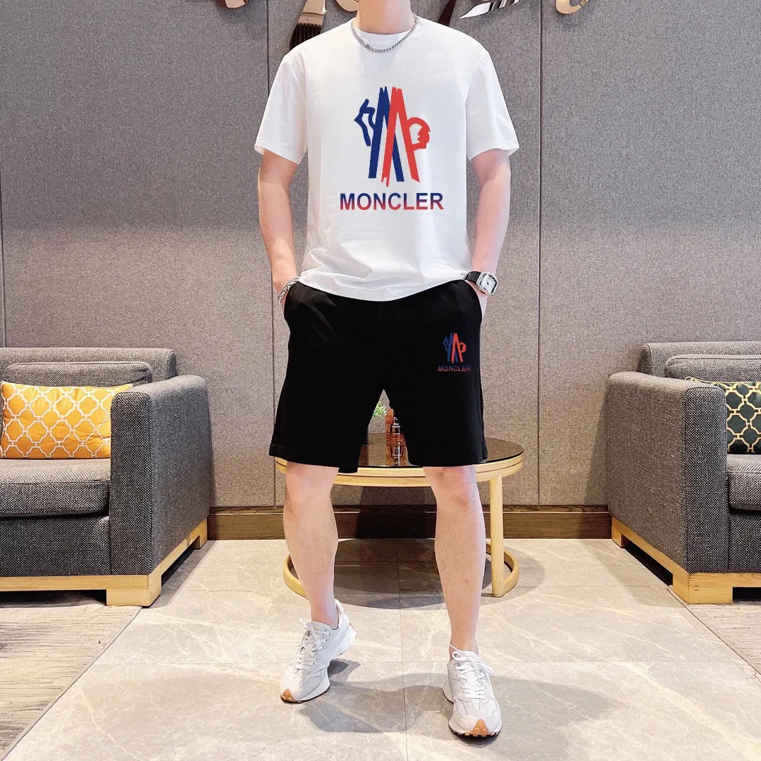 P280 Brand [MONCLER] 2025 new men’s short-sleeved shorts suit! Synchronous sales on the official website! High-end version on the market! It feels delicate and soft! Make you more comfortable to wear! The draped silhouette is awesome! Size: M-5XL (please state your height and weight when placing an order)