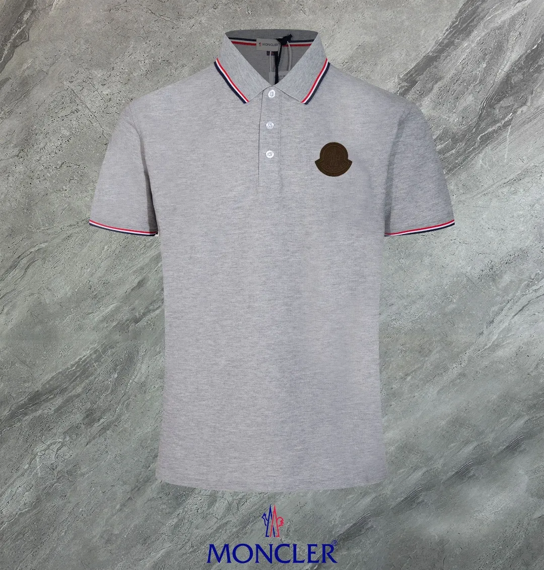 P190 Complete with three standards] MONCLER~ MONCLER 2024 summer new high-quality lapel short-sleeved POLO shirt, counter-customized fabric, high breathability and comfort, impeccable details, brand element design concept, reflecting high quality. It feels delicate and soft! It presents a casual cut and the upper body shape is great! The chest is filled with three-dimensional embroidery of the brand LOGO to highlight quality and luxury. Color: black/white Size: M~3XL