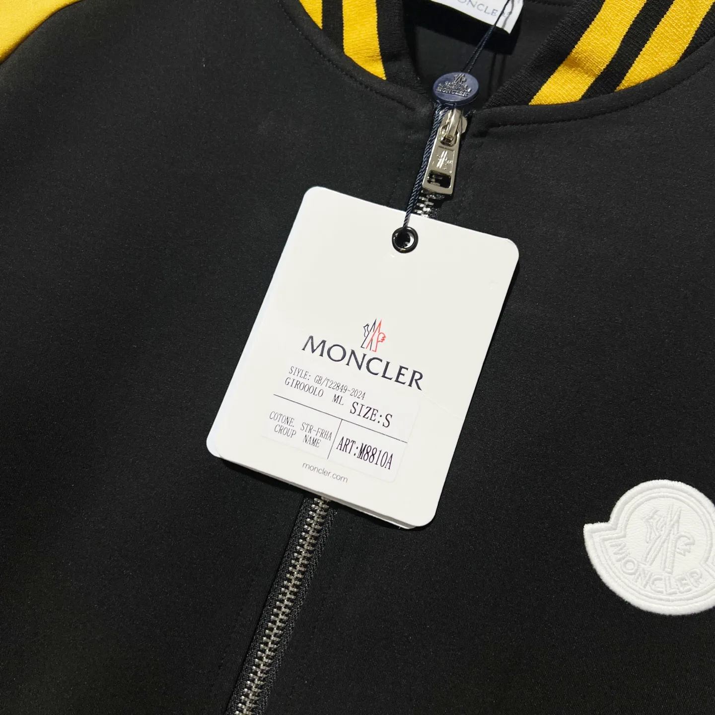 P270 MONCLER/Mask Customized fabric suit zipper jacket Color-blocking design embroidery🪡Micro-labeled LOGO hand sleeve webbing technology Official synchronization High version High quality Fashion personality Versatile trend Pure original quality Original fabric Hang tag Collar label Washed wheat Complete three labels Color: black and white. Black green. Black yellow. Size: S-2XL