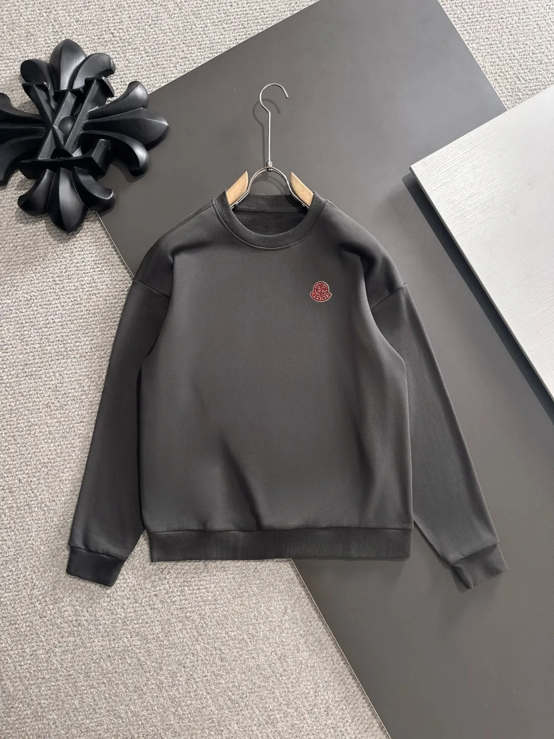 Next day shipment P720 Stone lsland/Stone Island co-branded MONCLER/Mongolian high quality 2025 autumn and winter new casual heavy industry suit exclusively developed by yb! High quality production! The top version of the trading company channel order, external orders for imported custom fabrics, high breathability and comfort, impeccable details, absolutely worth buying! This type of suit is also a must-have for lazy people. You don’t have to think about how to match it, you can just get it in one set! Brand element design concept, delicate and soft feel! It presents a casual cut and the upper body shape is great! On sale simultaneously on the official website! From a high-end men's positioning brand, the low-key luxury taste is irresistible! Exquisite workmanship and impeccable quality! The overall style is simple, fashionable and timeless, fully meeting the requirements of stylish and tasteful dressing! Sizes: S to XXL (or state your height and weight when placing an order)