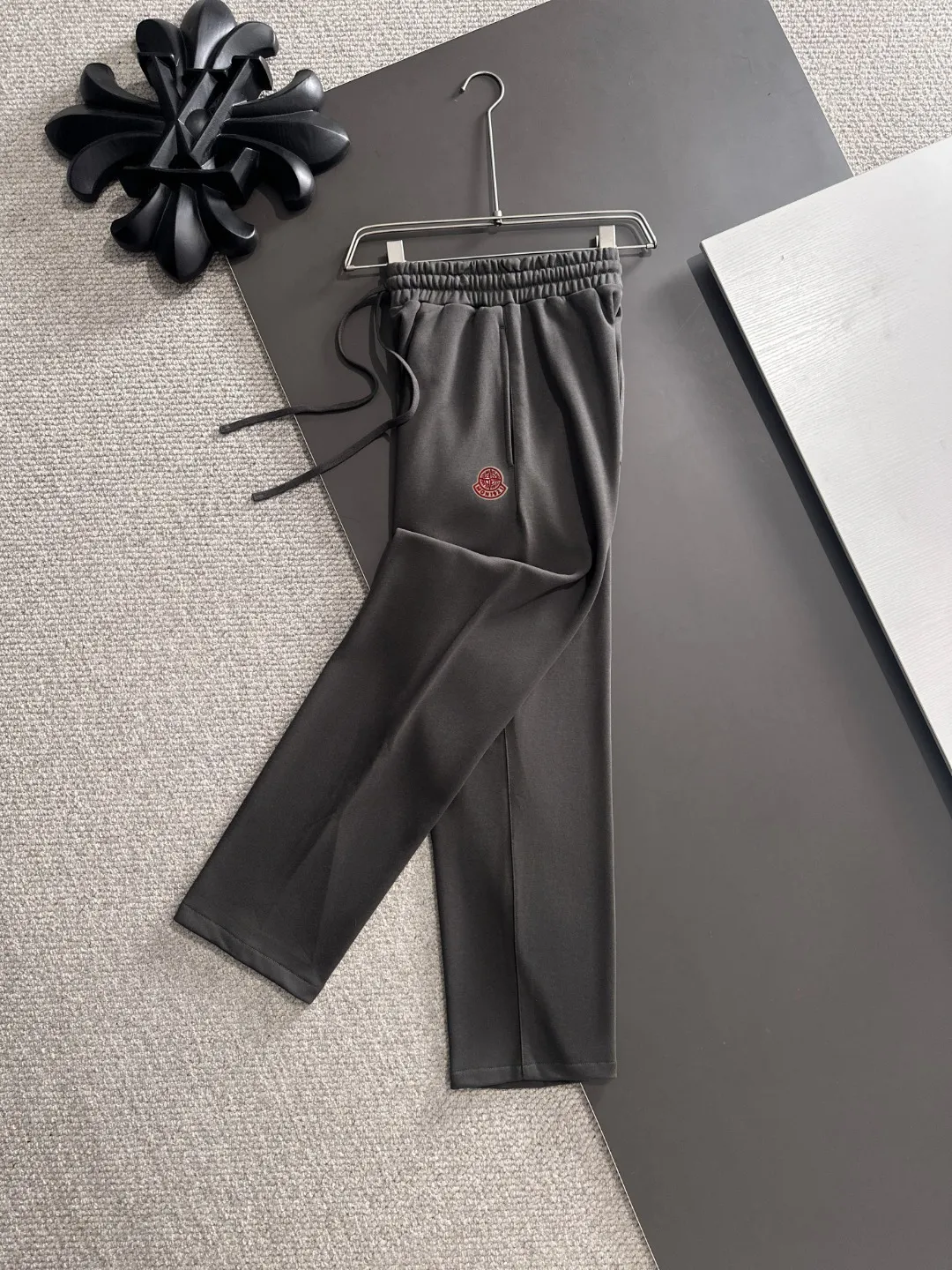 Next day shipment P720 Stone lsland/Stone Island co-branded MONCLER/Mongolian high quality 2025 autumn and winter new casual heavy industry suit exclusively developed by yb! High quality production! The top version of the trading company channel order, external orders for imported custom fabrics, high breathability and comfort, impeccable details, absolutely worth buying! This type of suit is also a must-have for lazy people. You don’t have to think about how to match it, you can just get it in one set! Brand element design concept, delicate and soft feel! It presents a casual cut and the upper body shape is great! On sale simultaneously on the official website! From a high-end men's positioning brand, the low-key luxury taste is irresistible! Exquisite workmanship and impeccable quality! The overall style is simple, fashionable and timeless, fully meeting the requirements of stylish and tasteful dressing! Sizes: S to XXL (or state your height and weight when placing an order)