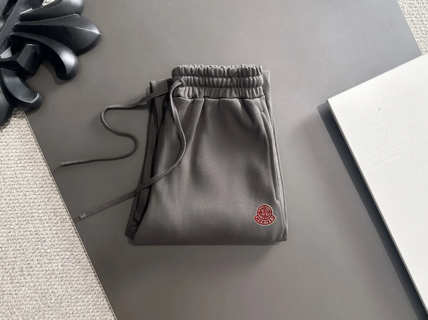 Next day shipment P720 Stone lsland/Stone Island co-branded MONCLER/Mongolian high quality 2025 autumn and winter new casual heavy industry suit exclusively developed by yb! High quality production! The top version of the trading company channel order, external orders for imported custom fabrics, high breathability and comfort, impeccable details, absolutely worth buying! This type of suit is also a must-have for lazy people. You don’t have to think about how to match it, you can just get it in one set! Brand element design concept, delicate and soft feel! It presents a casual cut and the upper body shape is great! On sale simultaneously on the official website! From a high-end men's positioning brand, the low-key luxury taste is irresistible! Exquisite workmanship and impeccable quality! The overall style is simple, fashionable and timeless, fully meeting the requirements of stylish and tasteful dressing! Sizes: S to XXL (or state your height and weight when placing an order)