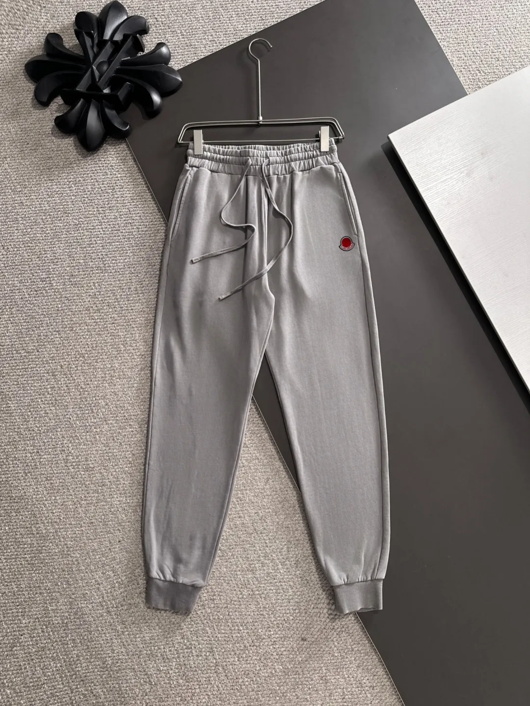 Next day shipping P720 MONCLER/Mongolian high quality 2025 autumn and winter new casual heavy industry suit exclusively developed by yb! High quality production! The top version of the trading company channel order, external orders for imported custom fabrics, high breathability and comfort, impeccable details, absolutely worth buying! This type of suit is also a must-have for lazy people. You don’t have to think about how to match it, you can just get it in one set! Brand element design concept, delicate and soft feel! It presents a casual cut and the upper body shape is great! On sale simultaneously on the official website! From a high-end men's positioning brand, the low-key luxury taste is irresistible! Exquisite workmanship and impeccable quality! The overall style is simple, fashionable and timeless, fully meeting the requirements of stylish and tasteful dressing! Sizes: S to XXL (or state your height and weight when placing an order)