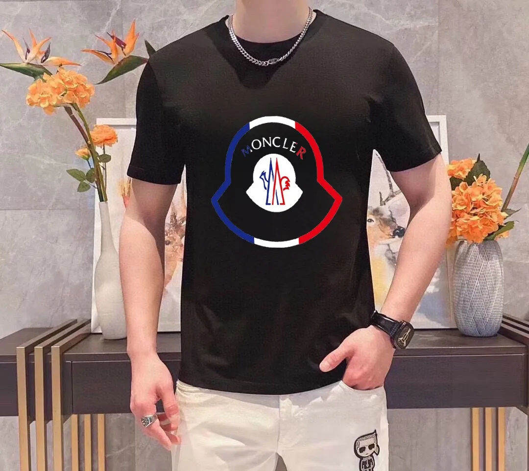 P140 Brand [MONCLER] (Good News for Fat People) original men's casual short-sleeved T-shirt, new product for spring and summer 2025, customized top-notch logo craftsmanship on the chest, matched with the entire details, quality and tailoring design are first-class, customized imported mercerized cotton fabric! Full of style, the color scheme is light and versatile. M-5XL (wear up to 220 pounds)