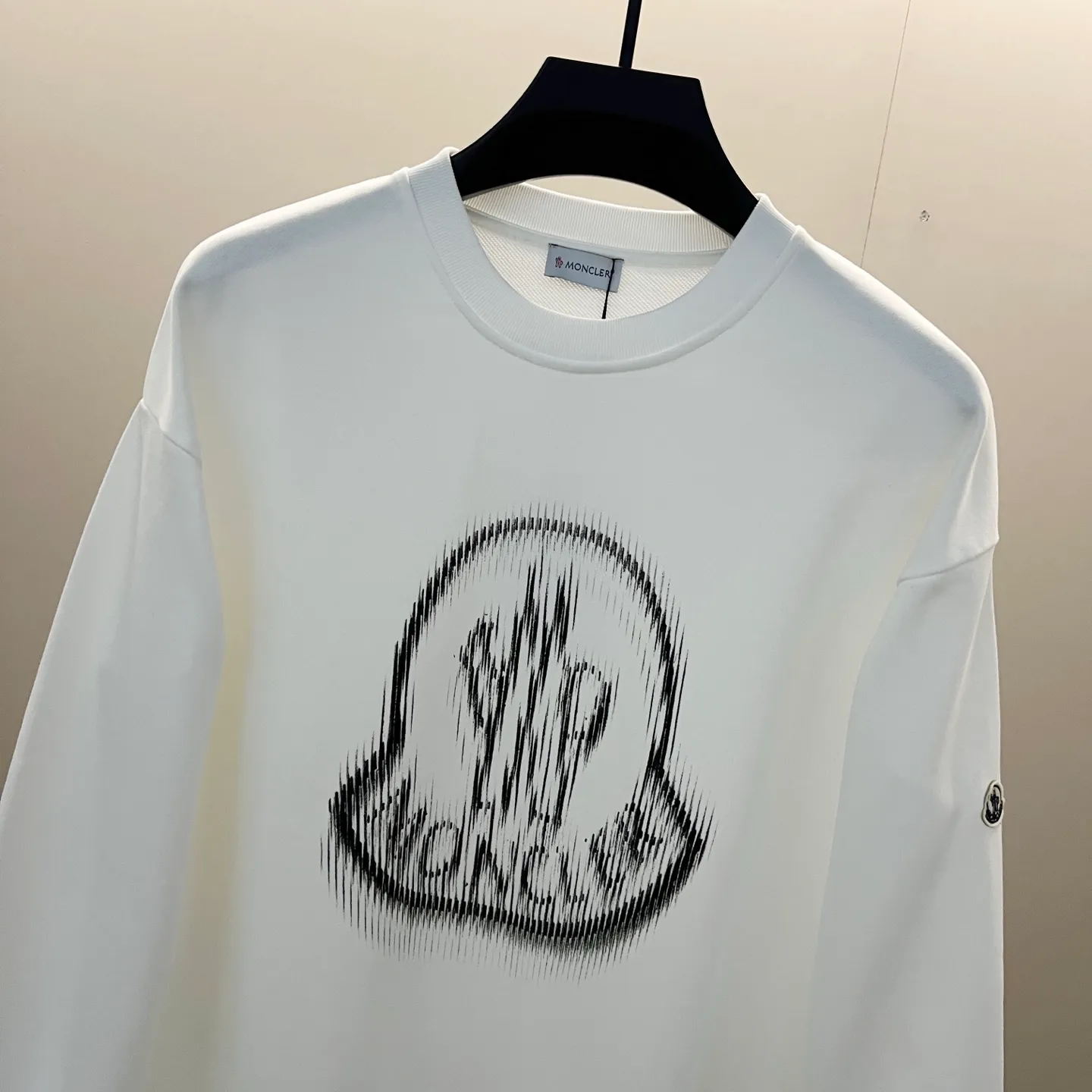 P220 MONCLER/Mask 420g pure cotton round neck sweatshirt Iconic brand letter LOGO ghost printing arm patch technology Official synchronization High version High quality Fashion personality Versatile trend Pure original quality Original fabric Hang tag Collar label Washed wheat Complete three labels Color: Black. White. Khaki. Size: XS-L