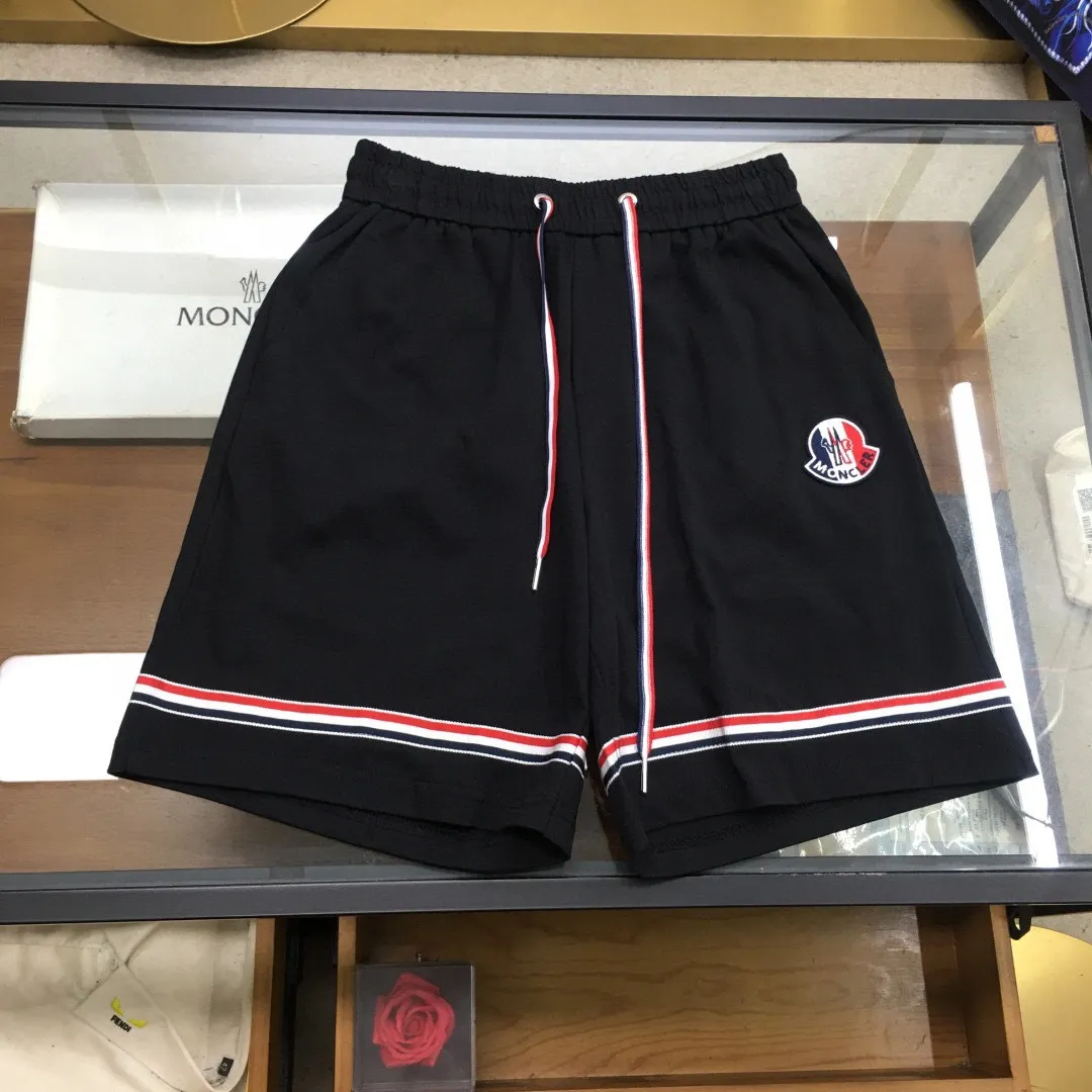 P570 Brand [MONCLER Mouth Covered] 2025 round neck short-sleeved shorts suit. The pure cotton fabric upper body will not be stuffy, the smooth and comfortable skin-friendly effect is more breathable, the fabric has its own texture, classic logo technology, a new interpretation from a unique angle, fashionable and versatile choice! Size: M-3XL (maximum wear: 190 pounds)