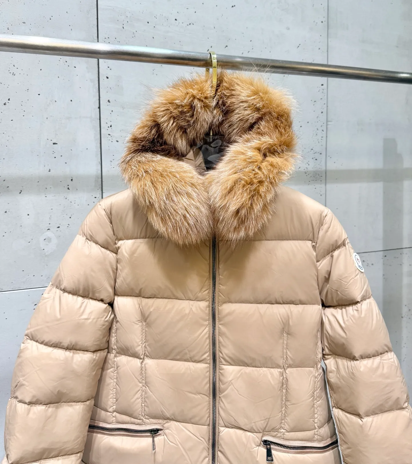 P1160 Moncler Boedic Long Women's Long Top Boedic long down combines exquisite materials and attention to details. Its timeless and elegant fashion design can provide you with a warm and caring wearing experience. The Boedic long down style features a waist-cinching belt to accentuate the feminine silhouette for a stylish winter look. Comfortable hood with rich fleece trim that can be easily removed to suit your mood and weather conditions Size : 1-4