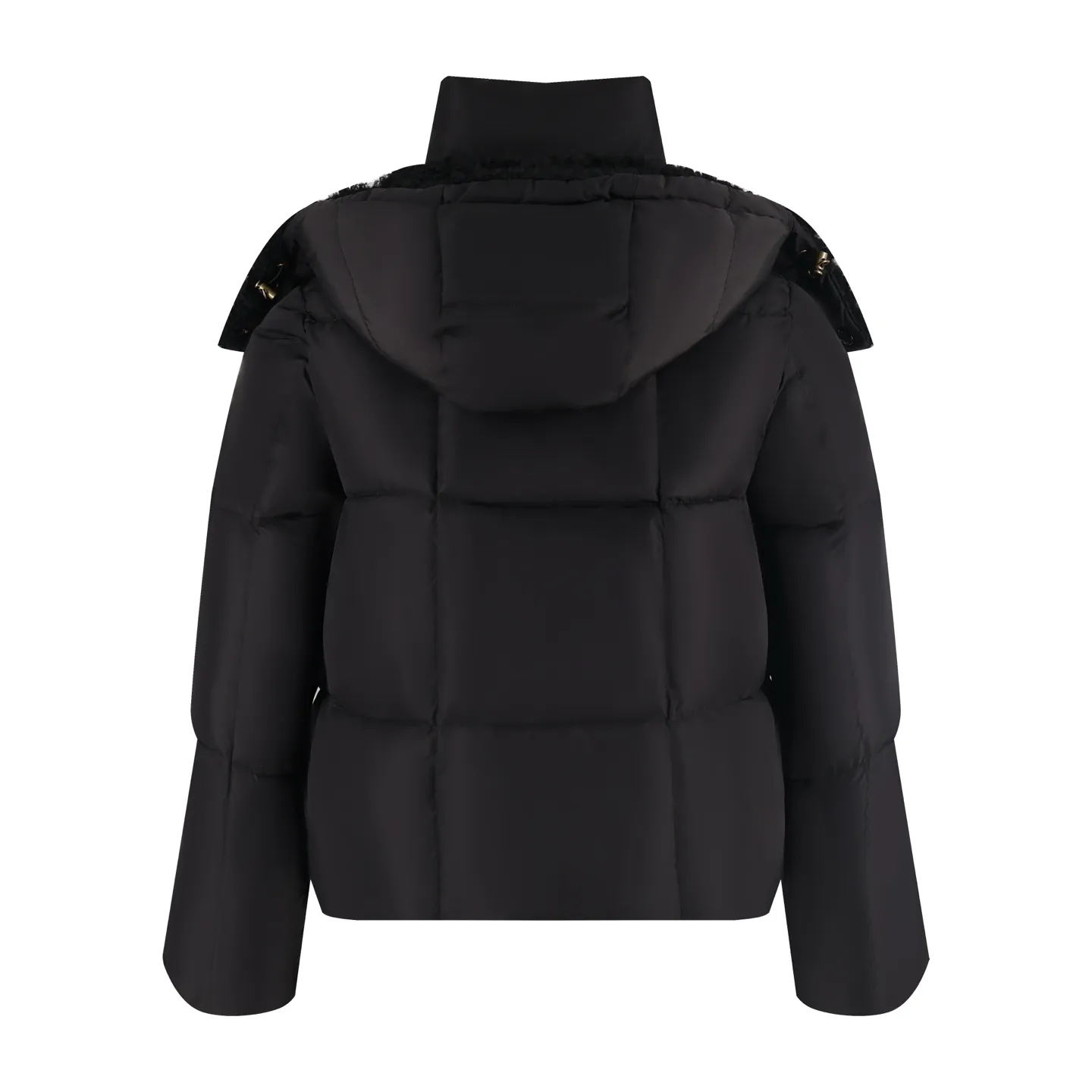 P1130 Moncler Lamb Wool Collar Women's Down Jacket (Black) The collar is made of customized imported lamb wool material, which is spliced ​​with customized light waterproof and breathable 100% polyester fiber fabric. Filled with RDS-certified 90% high-loft white duck down, the filling volume is about 400G, and the fill power is as high as 800+ 5A standard warmth level! The snap button opening and closing are made of custom-painted paint with logo engraving, which is extremely tight and has perfect details. The new season's complete set of accessories is independently developed, and every small detail is perfectly presented. Size:0-1-2-3