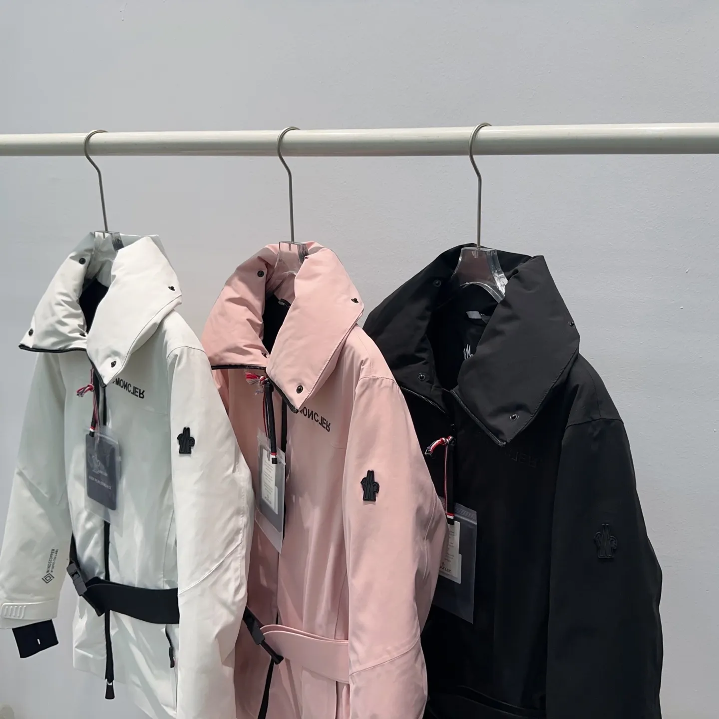 P1700 MONCLER VIZELLE 25 new JACKET women's ski series down jacket Color: black white pink Size: 012