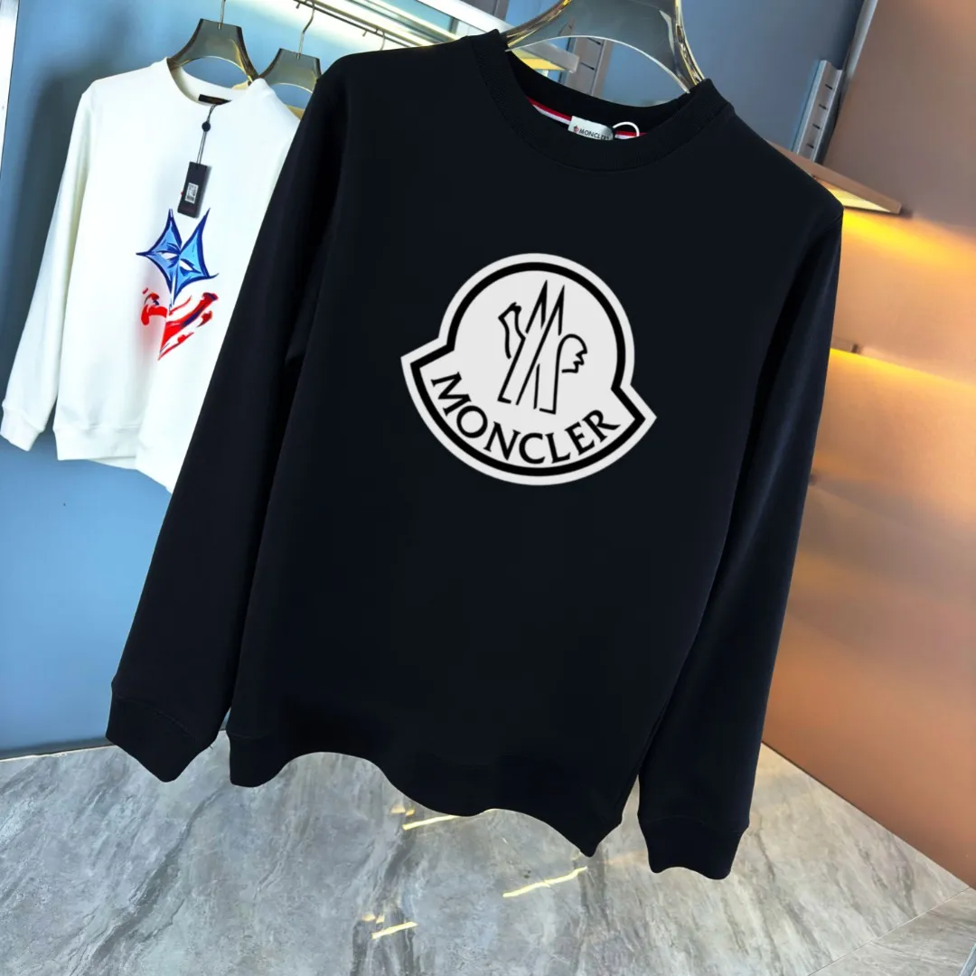 P210 High-version sweatshirt) [Long-term stock] 〖𝐌𝐎𝐍𝐂𝐋𝐄𝐑~Mask〗 Made of 440g heavy-weight fabric. It is different from the market currency. It can be matched with any variety and is properly handsome. 😎The whole dress is made of double waistcoats. The double waistcoats make the whole dress more three-dimensional. Not ordinary factories can do such fine work. 2025 Spring runway version of the T stage, on sale at the counter, round neck terry sweatshirt, high-end double-strand pure cotton, custom-made stretch ribs, dyed in the same vat, complete with three standards, matched with exquisite embroidered LOGO on the chest, simple and advanced, same style for men and women. Color: black, apricot, white, size: S M L XL 2XL