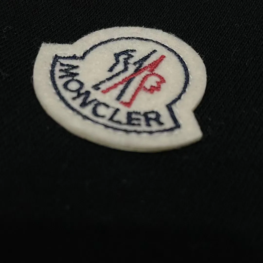 P230 Moncler SS spring and summer show style Slim-fitting lines with exquisite logo and simple logo shorts Domestic factory export Supply top brand fabrics 360g weight Compatible with all body shapes Black and white drawstring design on the waist elastic band Customized drawstring pockets with diagonal pocket design on both sides There is also a small pocket on the back Color: black gray Size S-XL