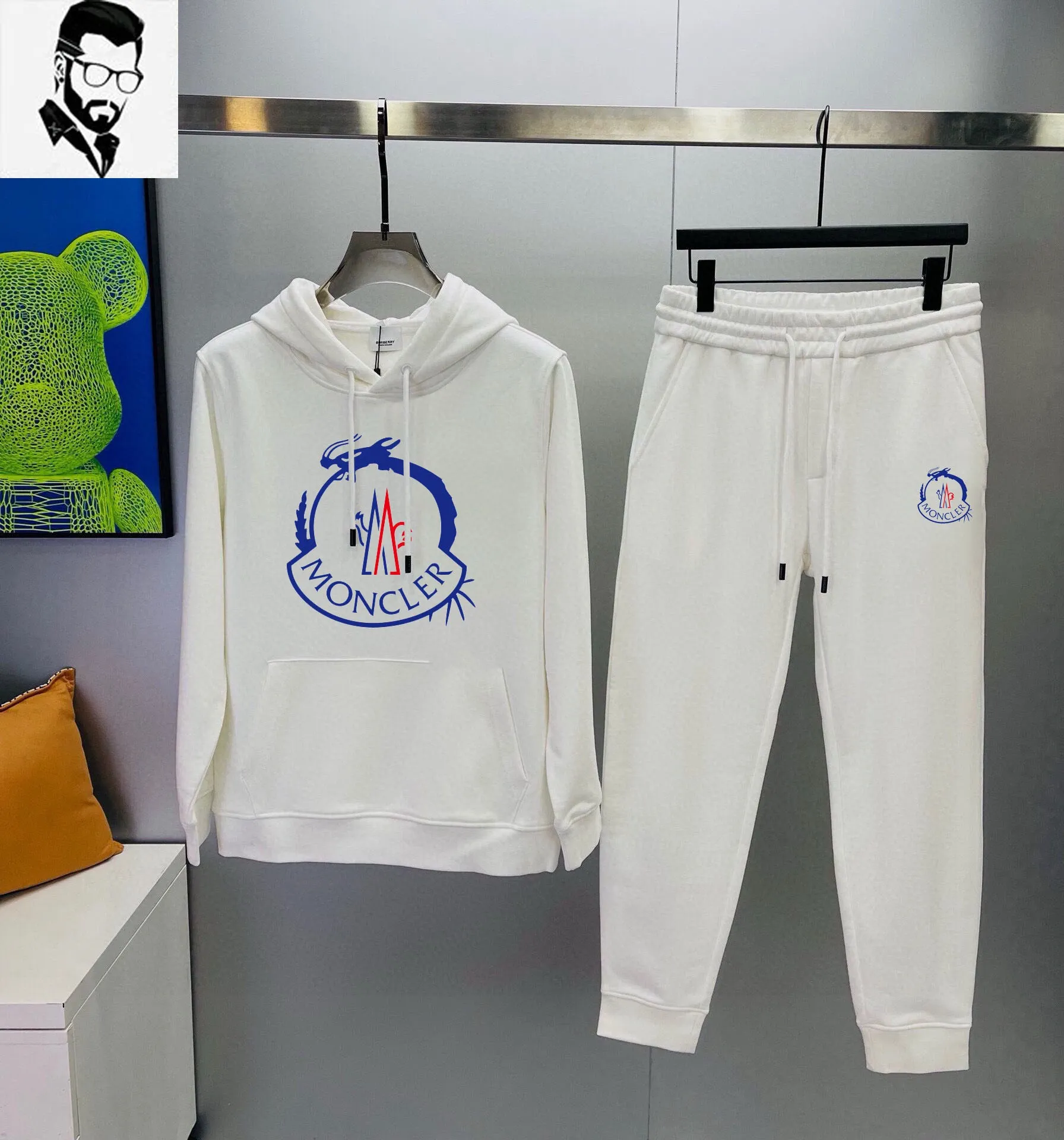 P380 💰 [MONCLER Mouth Covering] (Gospel for Fatty) hot-selling suit is coming. Focus on the original version of the official website. 2025 new hot-selling sweatshirt suit. The original order is hard to buy🇭🇰. It is the meticulous work of top designers for a fitting and perfect upper body effect. All-natural high-quality Roman cotton 100%, close-fitting comfort, noble and elegant! Original hardware embodies elegance and nobility! Counter size: M-5XL (maximum wear up to 220 pounds)