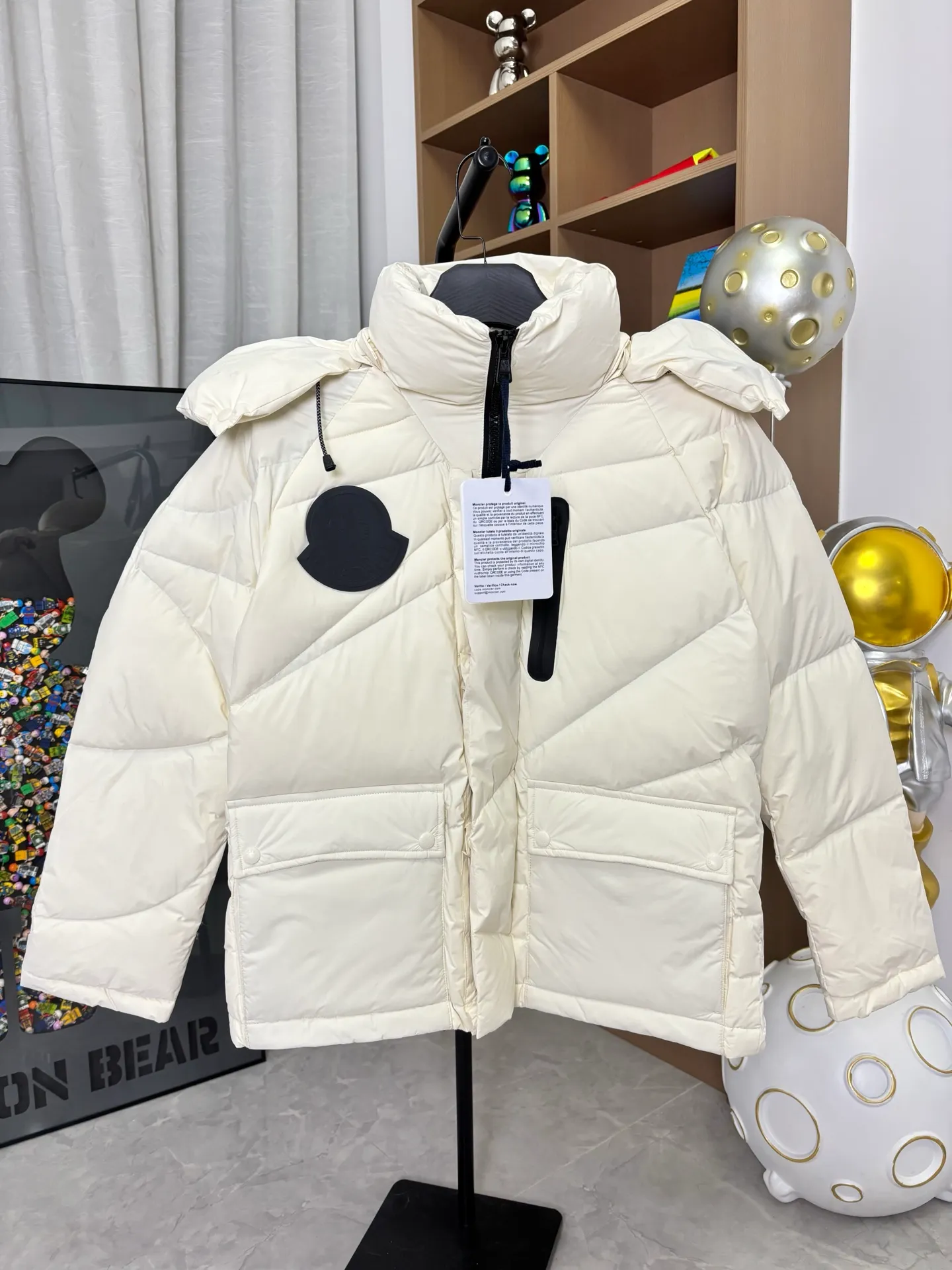 P1010 Style number: 222# Moncler Five sizes ~ same style for men and women. Color: black, apricot white. Size: s-xxl [Picture 9️⃣Size chart]
