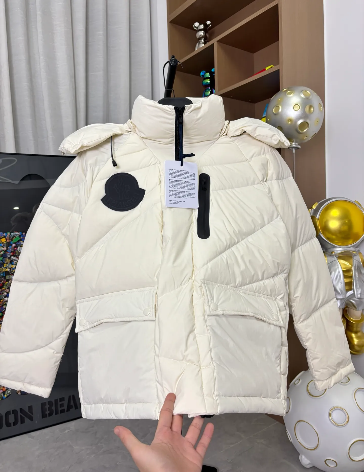 P1010 Style number: 222# Moncler Five sizes ~ same style for men and women. Color: black, apricot white. Size: s-xxl [Picture 9️⃣Size chart]