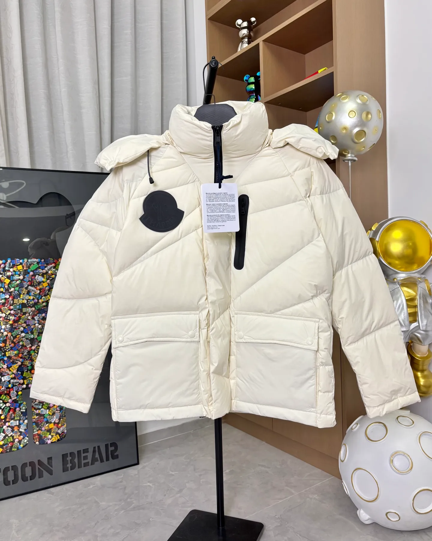 P1010 Style number: 222# Moncler Five sizes ~ same style for men and women. Color: black, apricot white. Size: s-xxl [Picture 9️⃣Size chart]