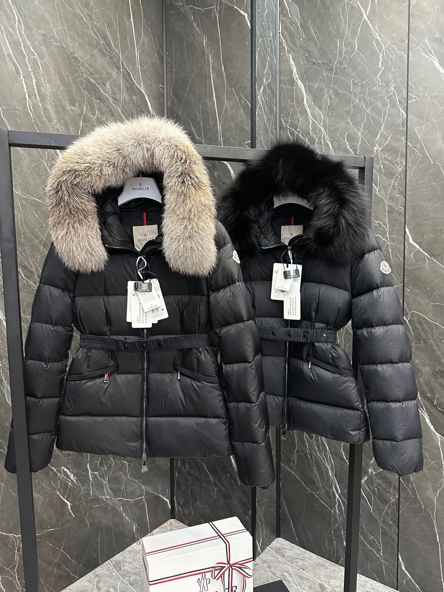 P980 Short Moncler Boed Short Women's Gram. Fox Fur Collar/Wool Collar/Synchronized On Sale.