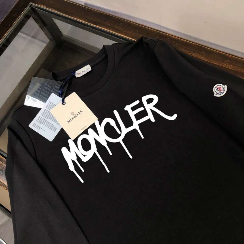 P180, a non-off-the-shelf model, you can trust it. Moncler printed long-sleeved T-shirt, 240g breathable cotton fabric, very soft and comfortable texture, does not shrink, does not deform, does not ball), can be worn alone as a base layer. Original customized accessories, collar label, care mark, hangtag, packaging (perfect details) Color: White Black Size: XS S M L