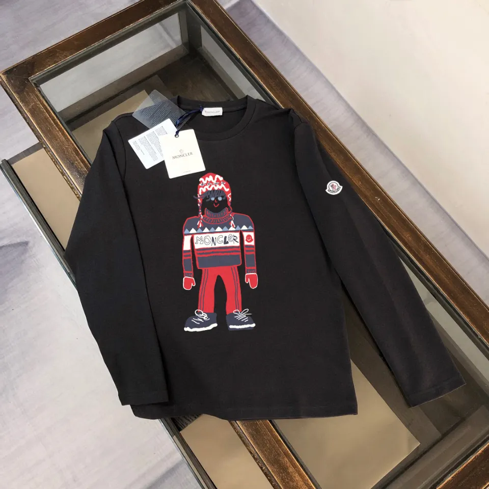 P180, a non-off-the-shelf model, you can trust it. Moncler printed long-sleeved T-shirt, 240g breathable cotton fabric, very soft and comfortable texture, does not shrink, does not deform, does not ball), can be worn alone as a base layer. Original customized accessories, collar label, care mark, hangtag, packaging (perfect details) Color: White Black Size: XS S M L