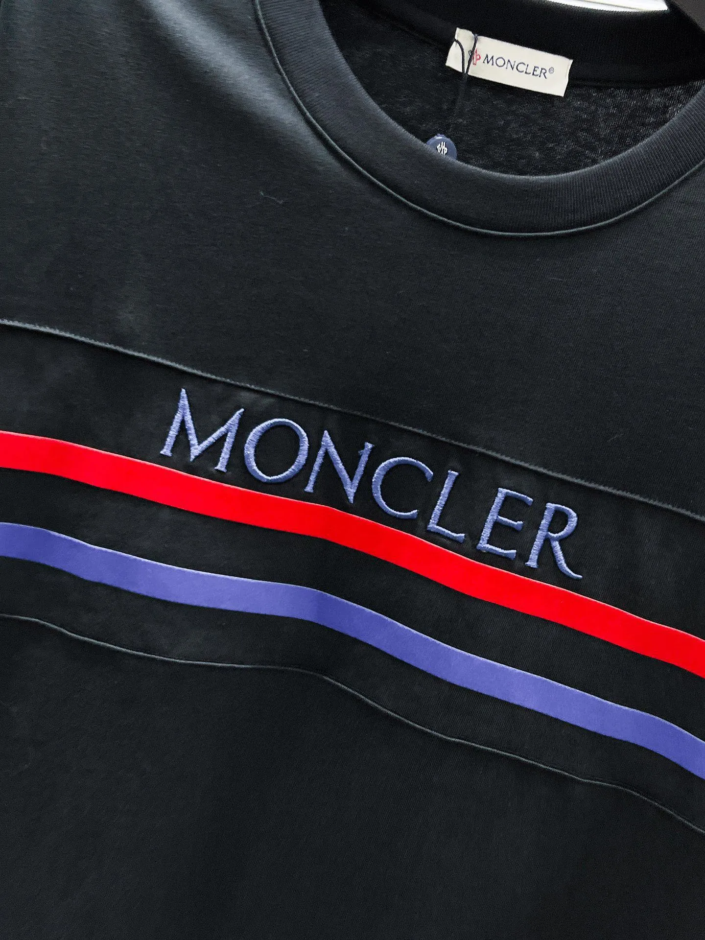 P560 Brand [MONCLER Mouth Covered] 2025 round neck short-sleeved shorts suit. The pure cotton fabric upper body will not be stuffy, the smooth and comfortable skin-friendly effect is more breathable, the fabric has its own texture, classic logo technology, a new interpretation from a unique angle, the first choice for fashion and versatility! Size: M-3XL (maximum wear: 190 pounds)