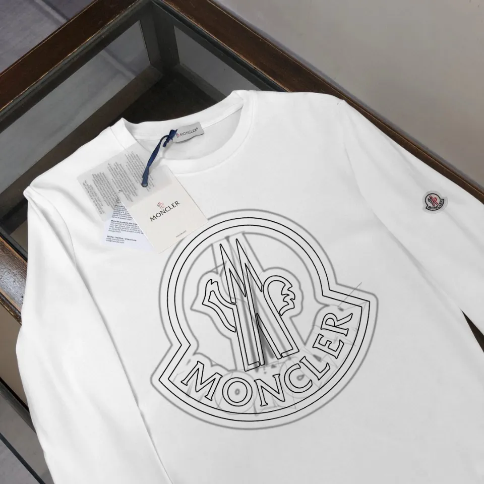 P180, a non-off-the-shelf model, you can trust it. Moncler printed long-sleeved T-shirt, 240g breathable cotton fabric, very soft and comfortable texture, does not shrink, does not deform, does not ball), can be worn alone as a base layer. Original customized accessories, collar label, care mark, hangtag, packaging (perfect details) Color: White Black Size: XS S M L