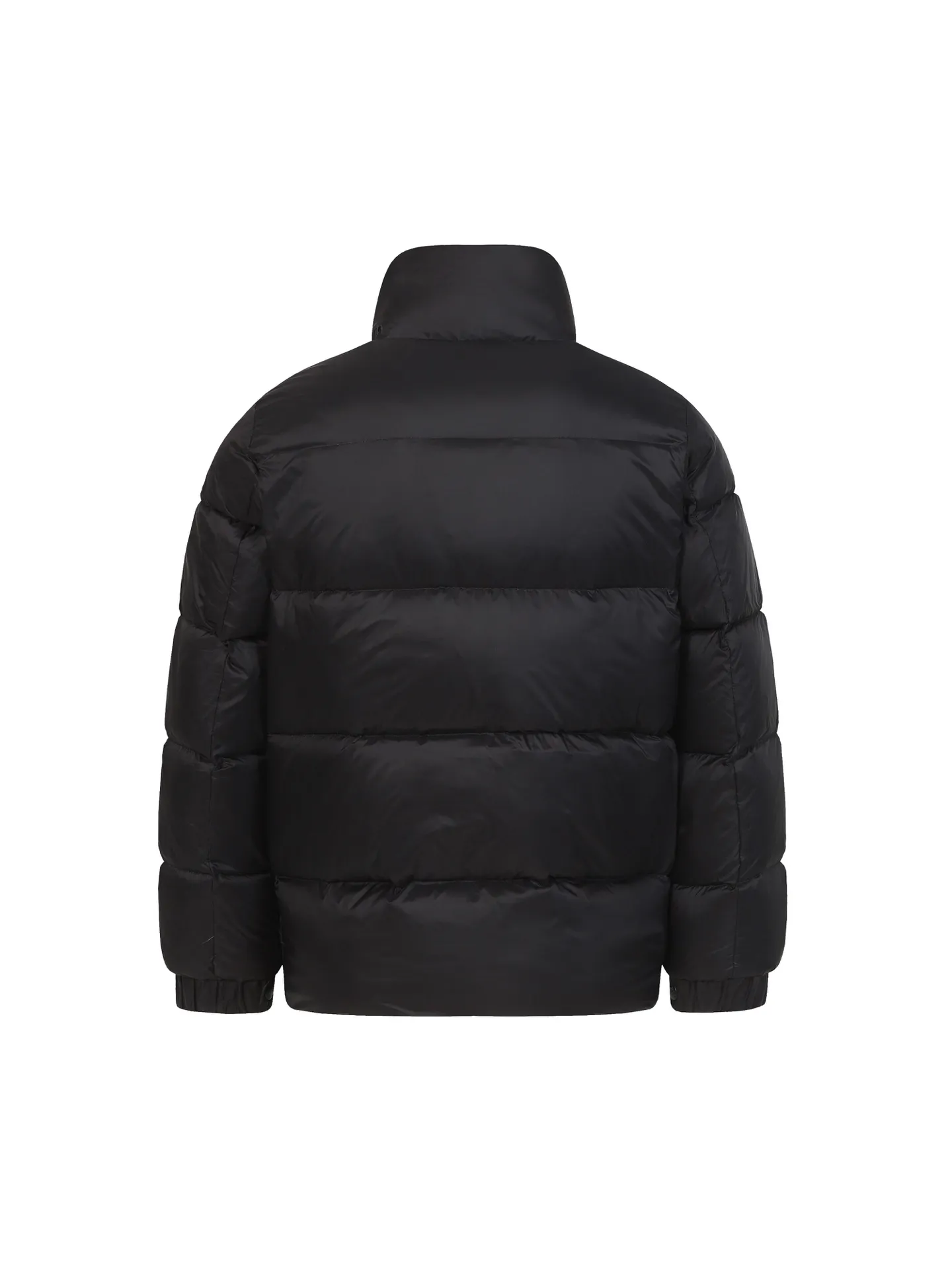 P740 Moncler / Moncler SS24 Large Logo Moncler Moncler Label Classic Stand Collar Logo Down Jacket Exclusive version for the entire network, feel free to compare any quality on the market ❗️ The fabric is made of original and consistent customer-supplied fabrics, with added three-proof technology, windproof and waterproof, classic style, no matter how you wear it, you can’t go wrong! ! Filled with high-quality 80 white duck down, the fluffiness is perfect 💯, and it is definitely not the kind of scum that doesn’t bounce back when pressed and has no fullness! ! It feels very, very good! Great fit! Make sure your upper body is light! Differentiate from the currency version on the market! Classic stand collar down jacket, all washed accessories are OEM original 1:1 mold customization! ! It locks in heat and keeps it warm, and the sense of luxury is self-evident! ! Ten stars ⭐recommended must deposit✅✅ Professionals from major foreign trade factories Assembly line operation Quality control guarantee Accessories: Customized original main mark Washed Brand packaging bag Color: Black Code number: 1 2 3 4 5