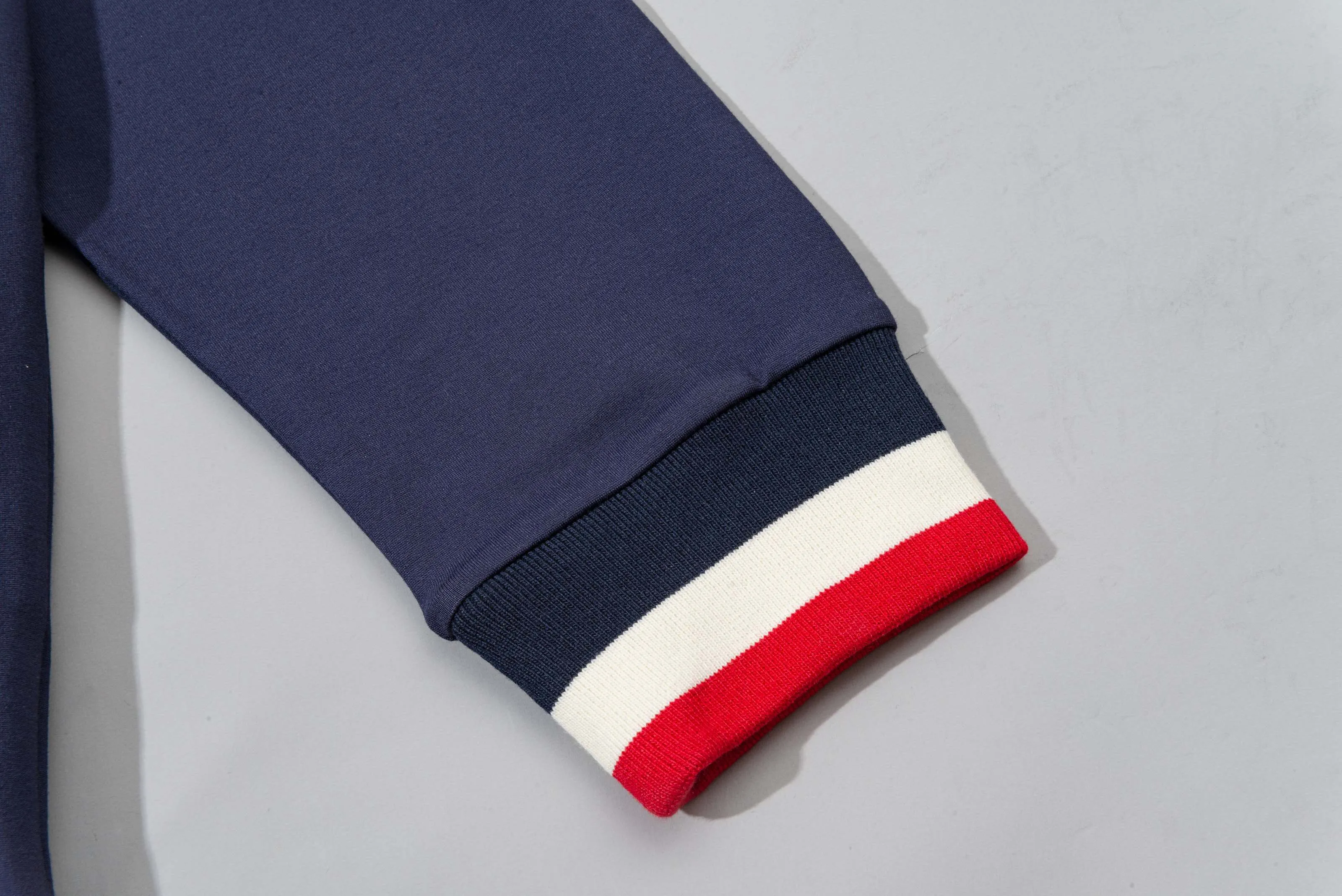 P270 MONCLER/Mask custom fabric suit casual sweatpants, simple arm brand LOGO small badge, threaded trousers technology, official synchronization, high version, high quality, fashionable personality, versatile trend, pure original quality, original fabric, tag, collar label, washed wheat, complete three standards, color: blue, gray. Size: S-2XL