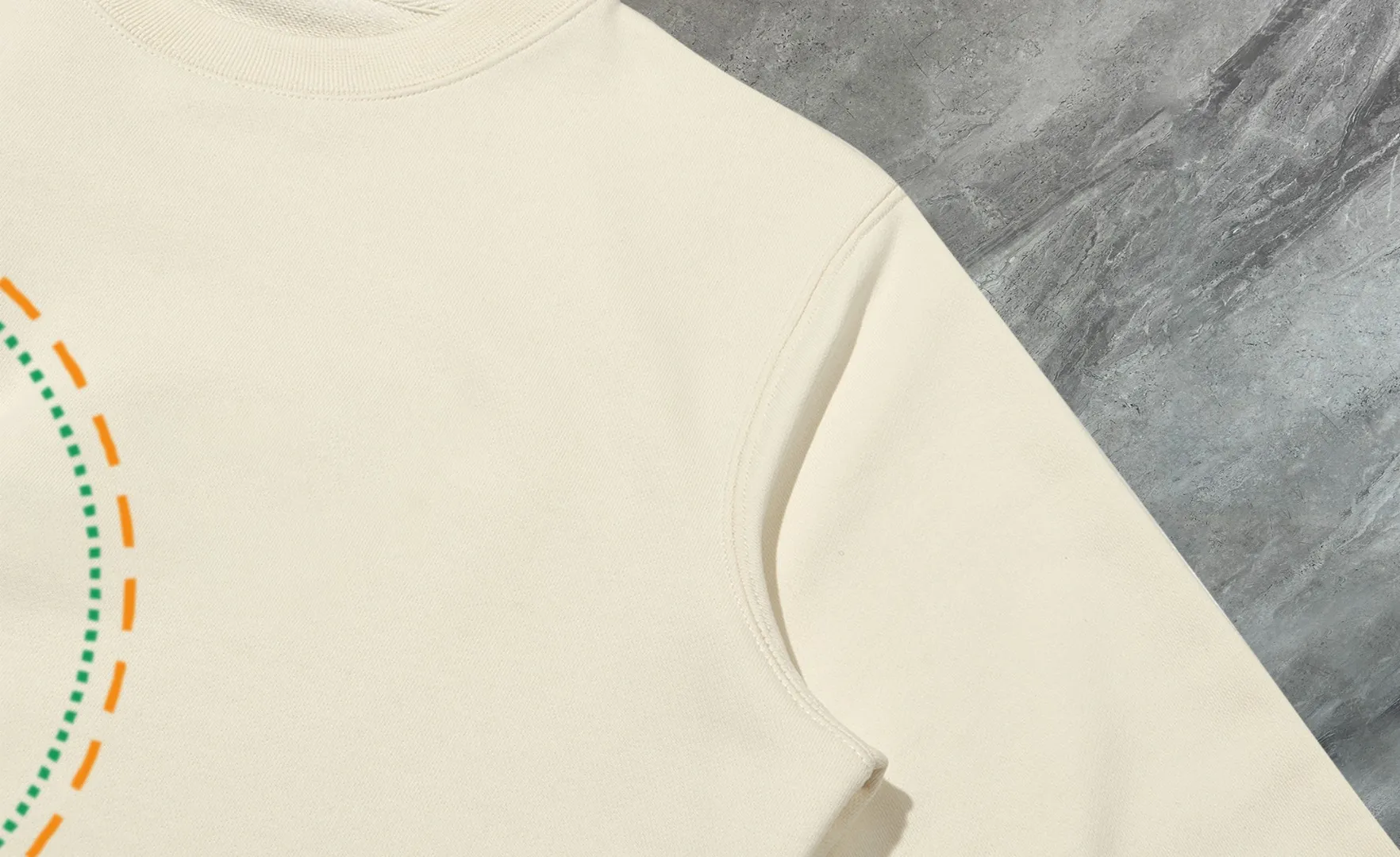 P210 High-version sweatshirt) [Long-term stock] 〖𝐌𝐎𝐍𝐂𝐋𝐄𝐑~Mask〗 Made of 440g heavy-weight fabric. It is different from the market currency. It can be matched with any variety and is properly handsome. 😎The whole dress is made of double waistcoats. The double waistcoats make the whole dress more three-dimensional. Not ordinary factories can do such fine work. 2025 Spring runway version of the T stage, on sale at the counter, round neck terry sweatshirt, high-end double-strand pure cotton, custom-made stretch ribs, dyed in the same vat, complete with three standards, matched with exquisite embroidered LOGO on the chest, simple and advanced, same style for men and women. Color: black, apricot, white, size: S M L XL 2XL
